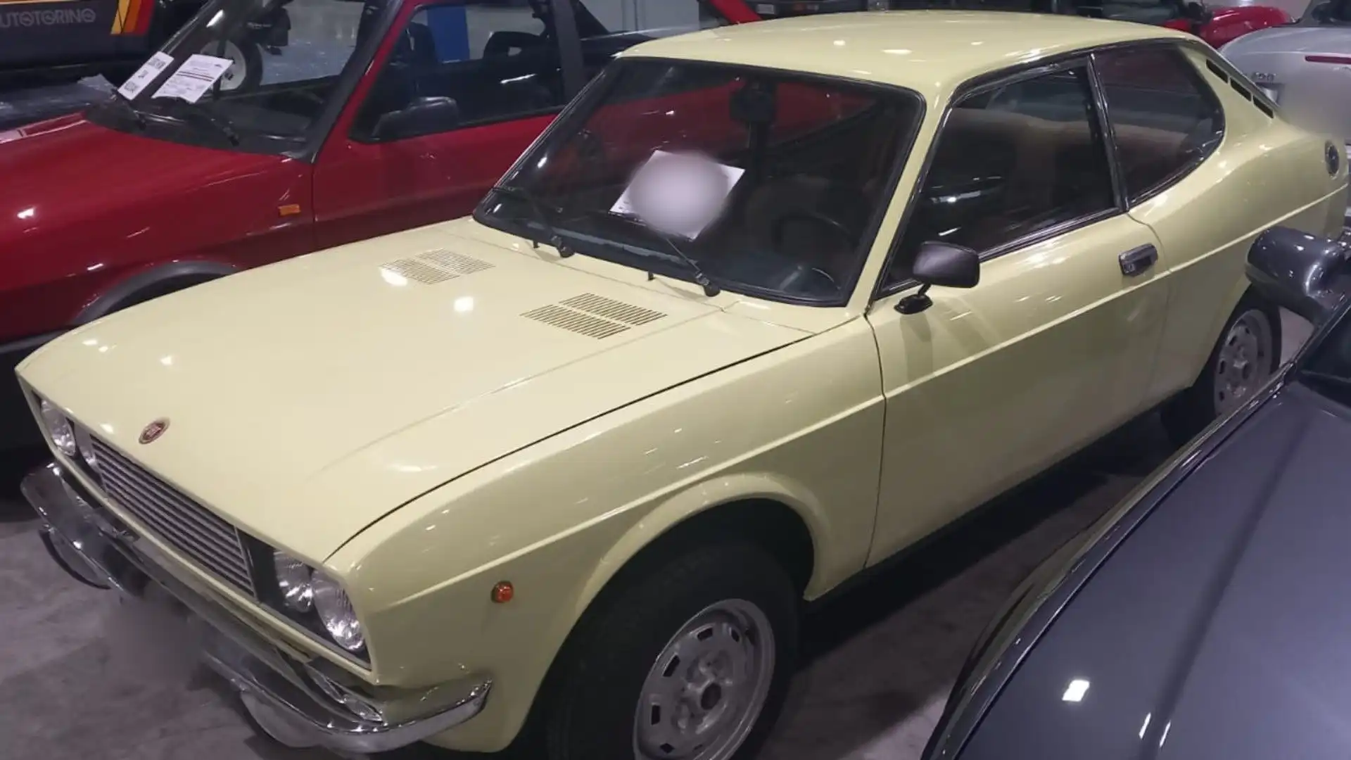 In un periodo dove le coupé derivate da berline erano molto popolari, la Fiat lanciò la 128 Coupé