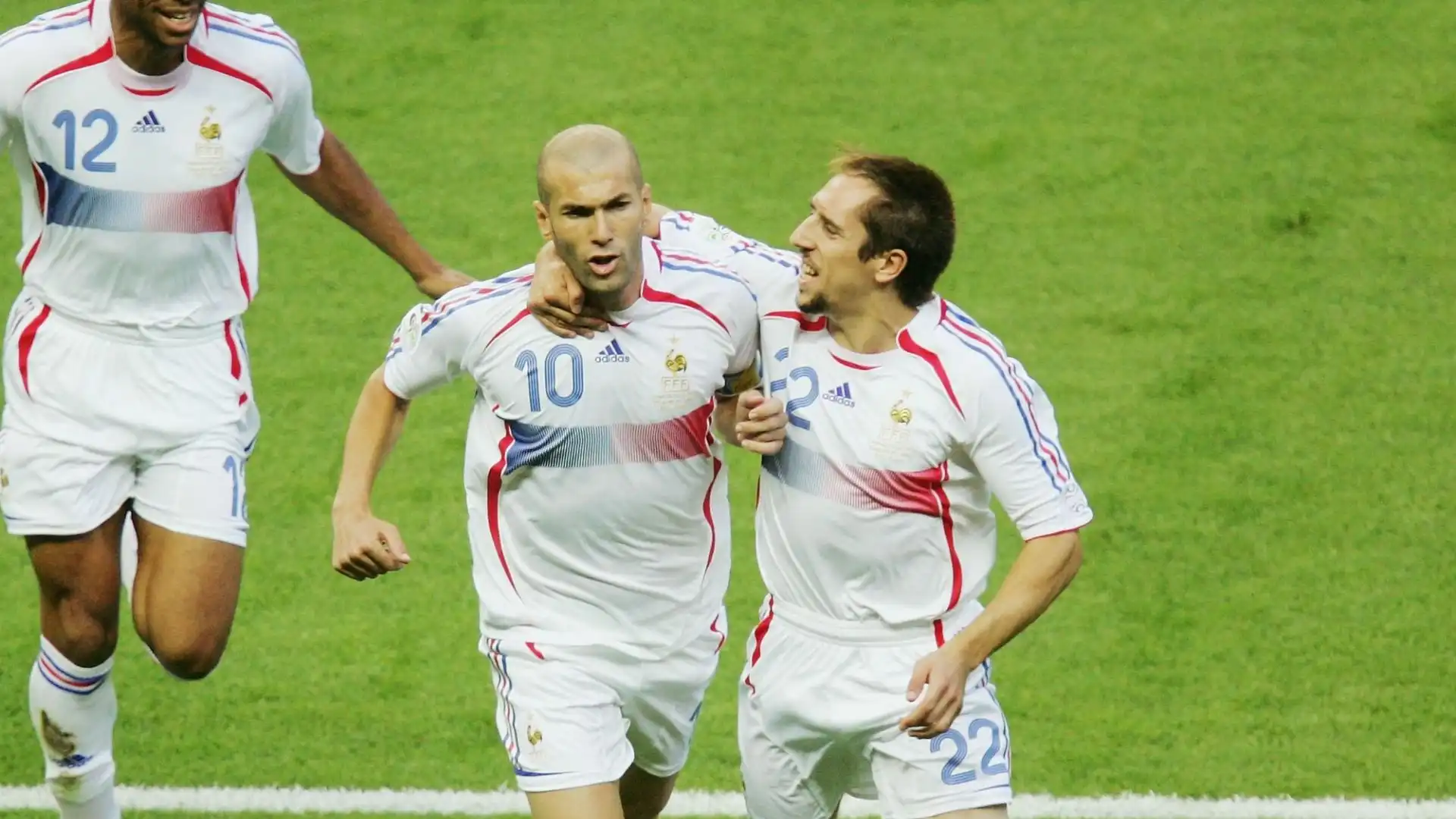 L'accoppiata dei sogni Zidane-Ribery sembra una soluzione un po' avventurosa per il Bayern, ma non è totalmente da escludere