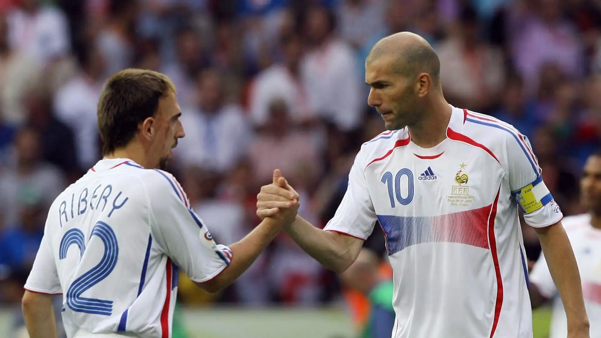 Le due ex stelle della nazionale francese Zinedine Zidane e Franck Ribery  potrebbero guidare insieme il Bayern