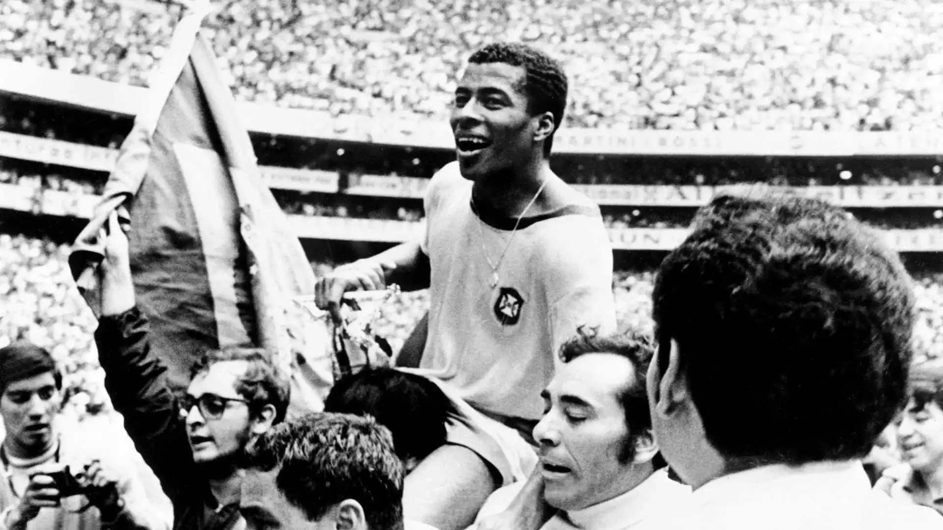 9- Jairzinho, eroe del campionato mondiale del 1970 e uno dei migliori dribblatori della storia