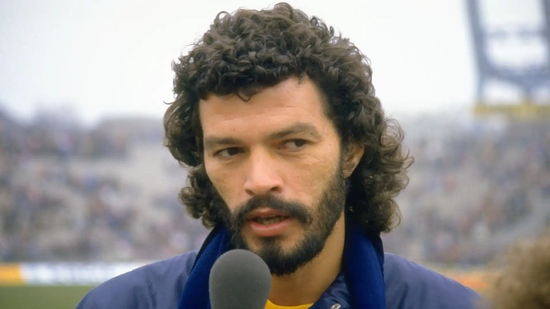 8- Il fortissimo Socrates, centrocampista da oltre 220 gol in carriera
