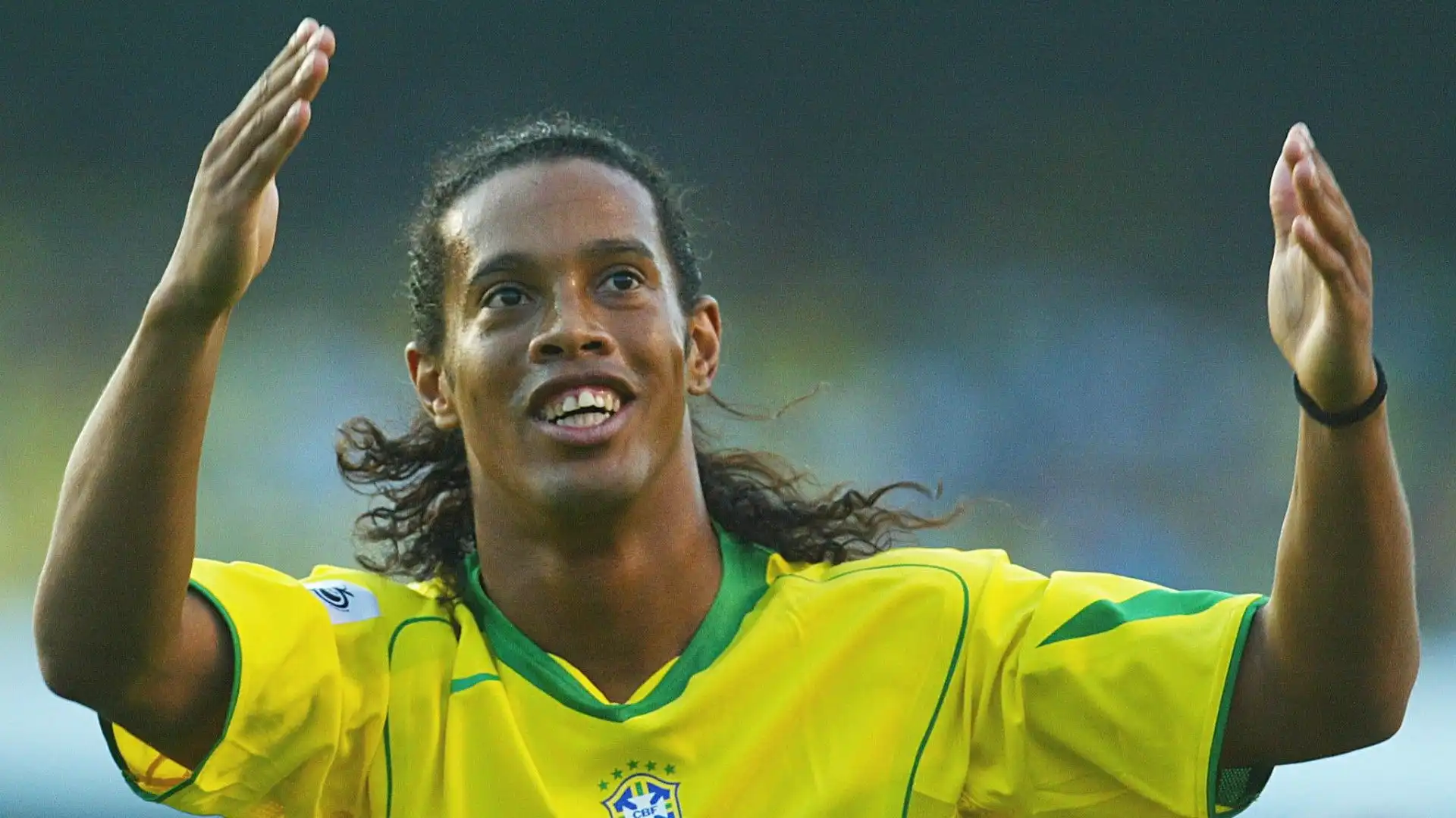 4- Dribbling clamorosi e giocate da film: Ronaldinho