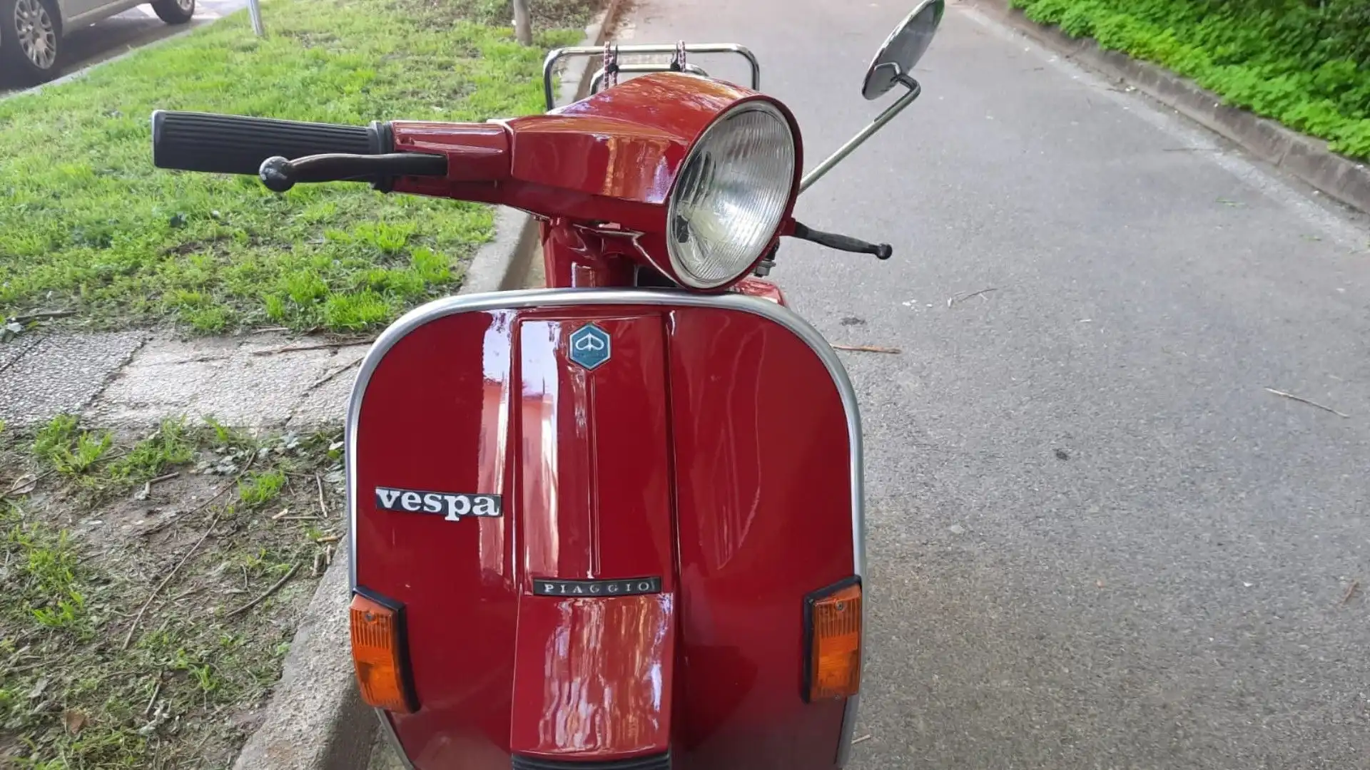 La Vespa PX è uno scooter italiano prodotto dalla Piaggio dal 1977 al 2017