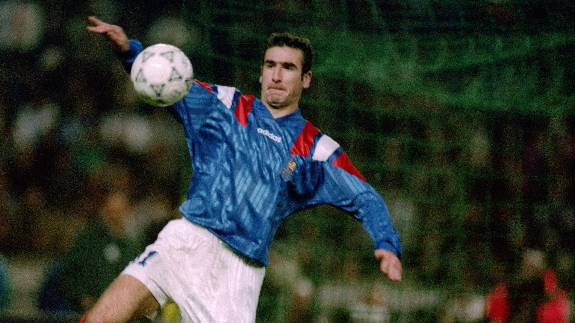 5- Eric Cantona, senza dubbio tra i calciatori più iconici della storia del calcio