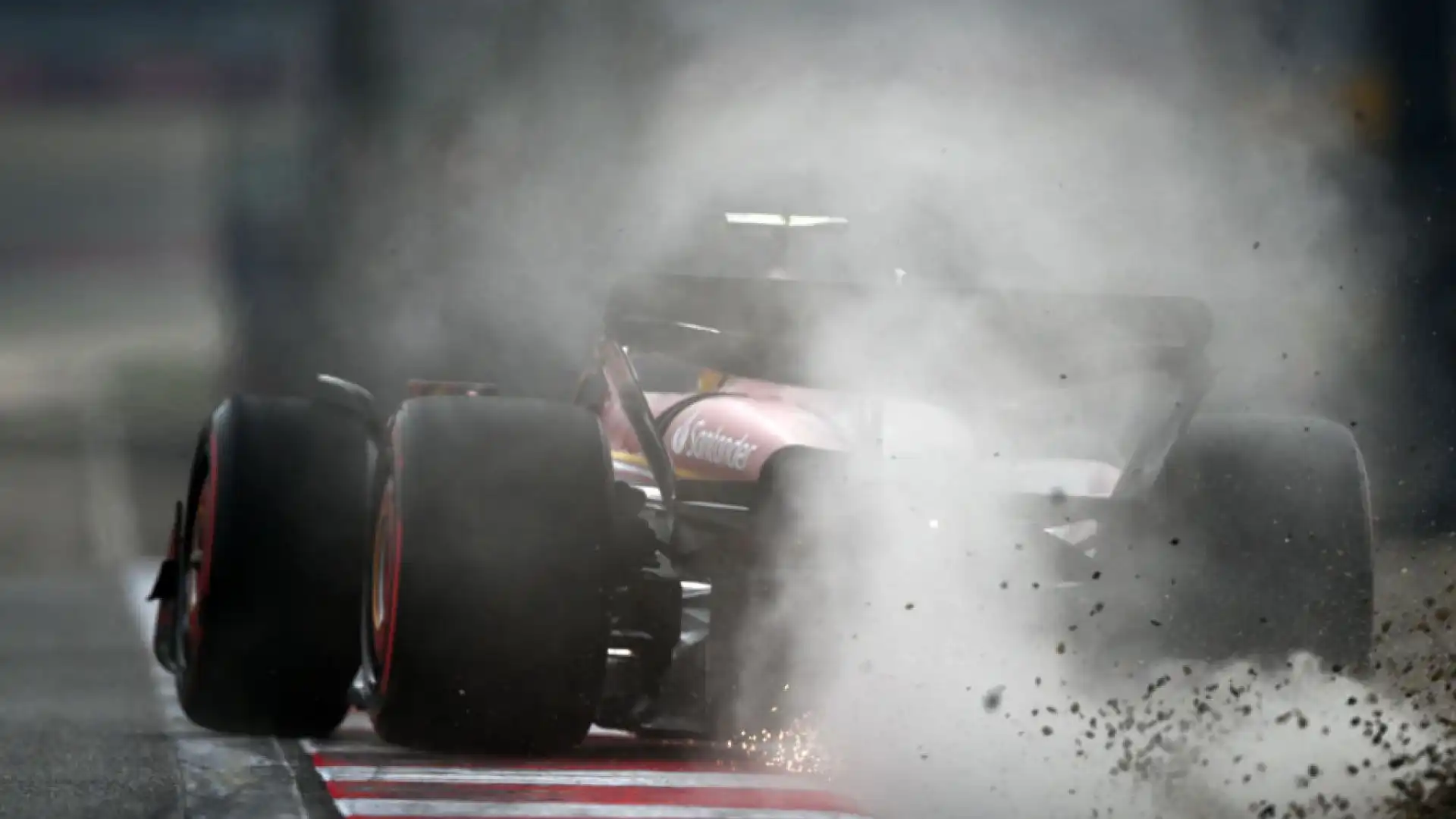 In Cina sabato i piloti della Ferrari sono stati protagonisti in negativo.