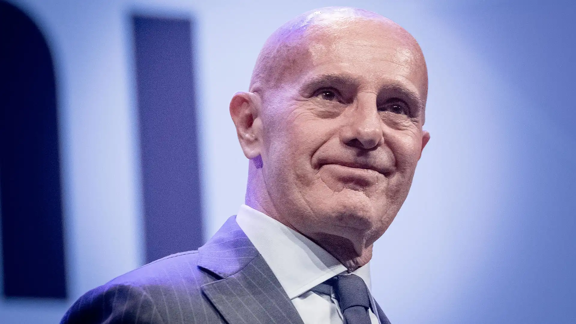 Tra gli scettici c'è anche l'ex allenatore rossonero Arrigo Sacchi