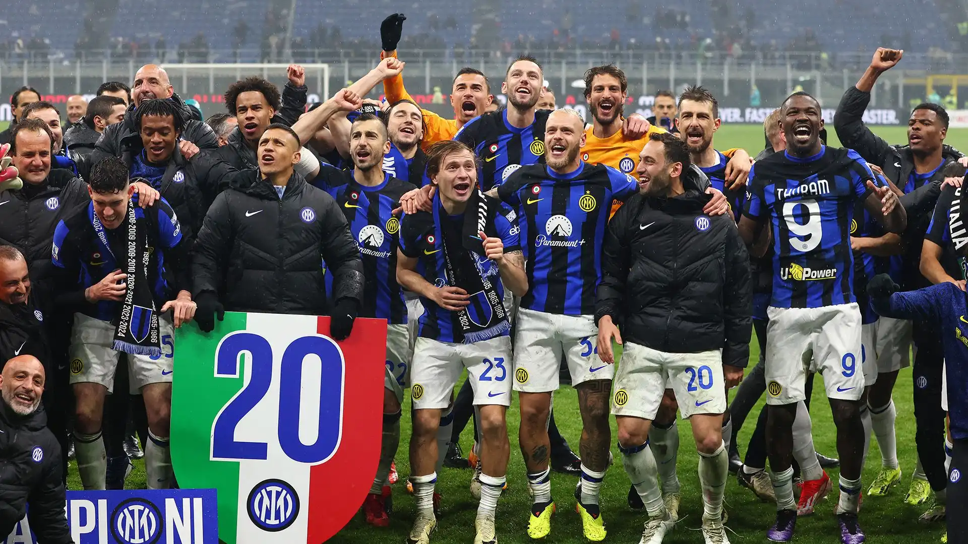 L'Inter ha battuto il Milan per 2-1 grazie alle reti di Acerbi e Thuram