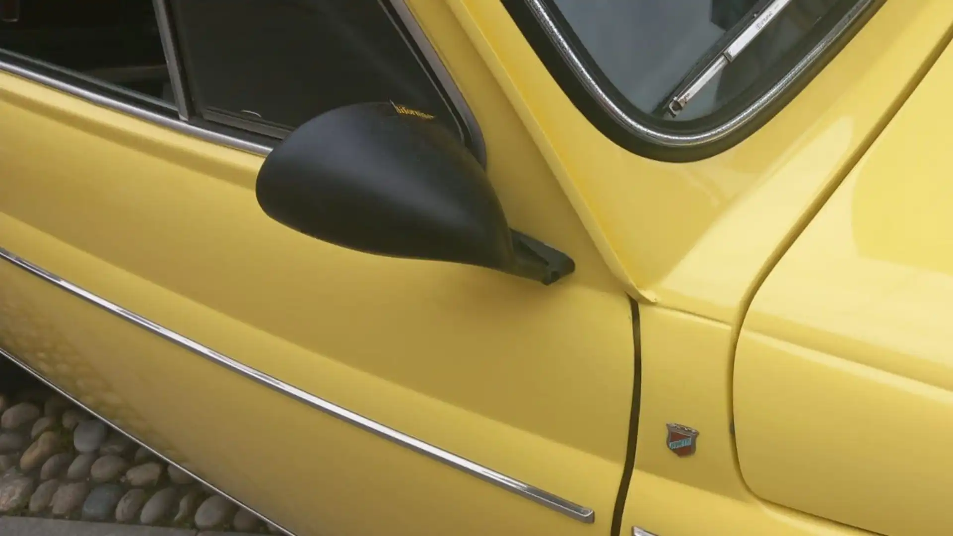 Tra le auto più note di Moretti la Fiat 500 Coupé