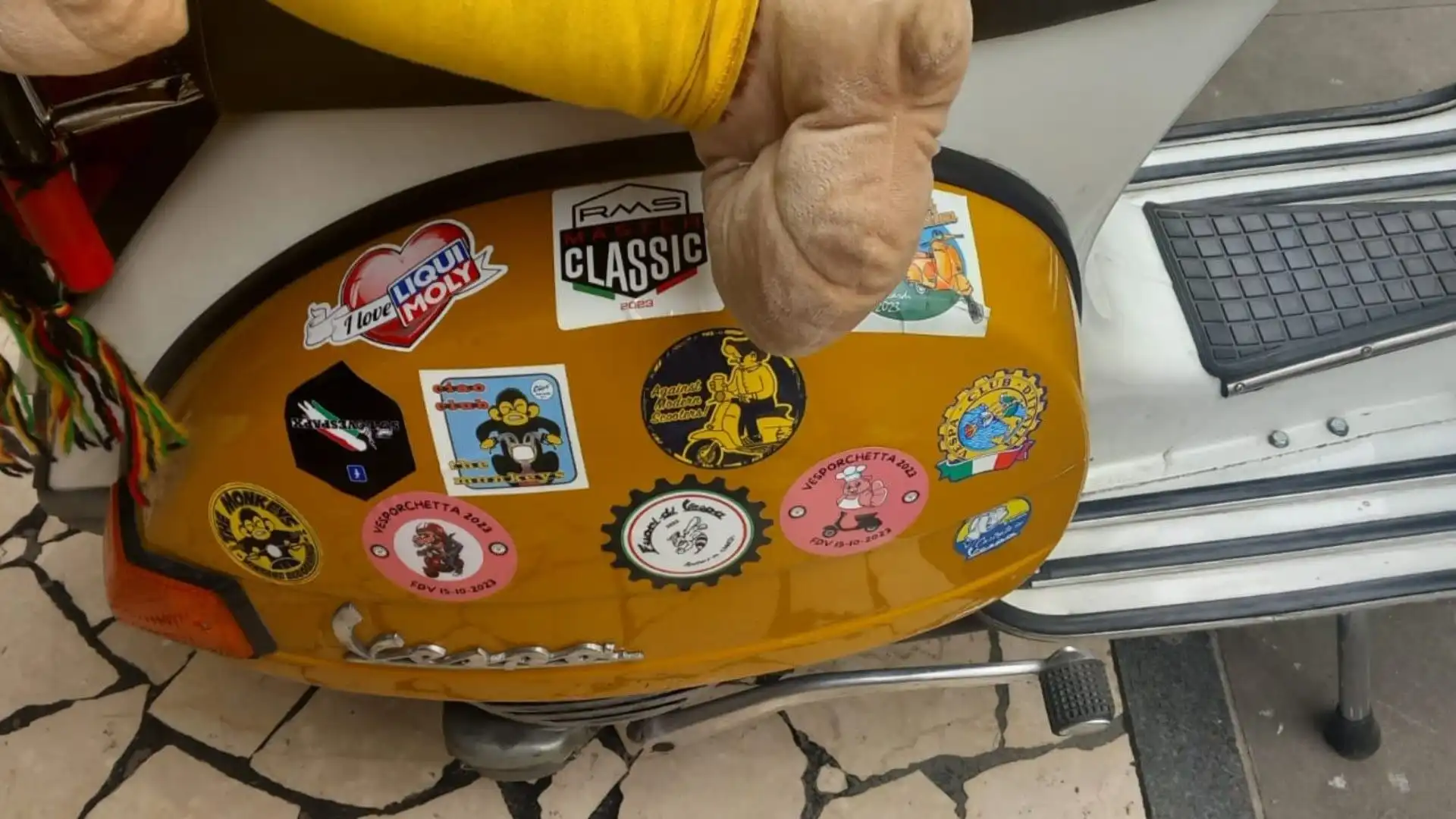 Veramente particolare l'allestimento di questo scooter