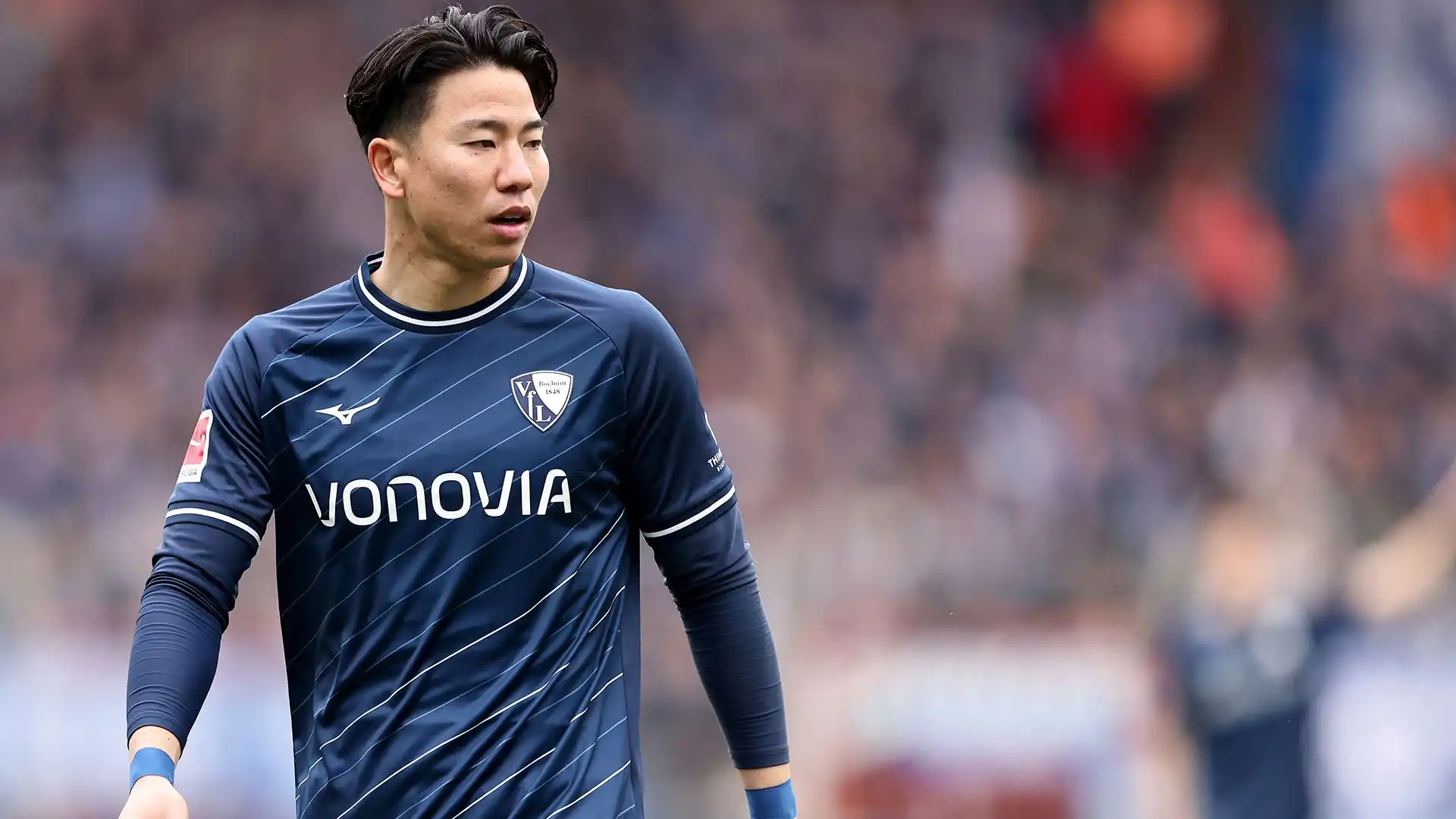 Takuma Asano (Attaccante): patrimonio netto stimato di 5 milioni di dollari. In Europa ha giocato nello Stoccarda, nell'Hannover, nel Partizan e nel Bochum