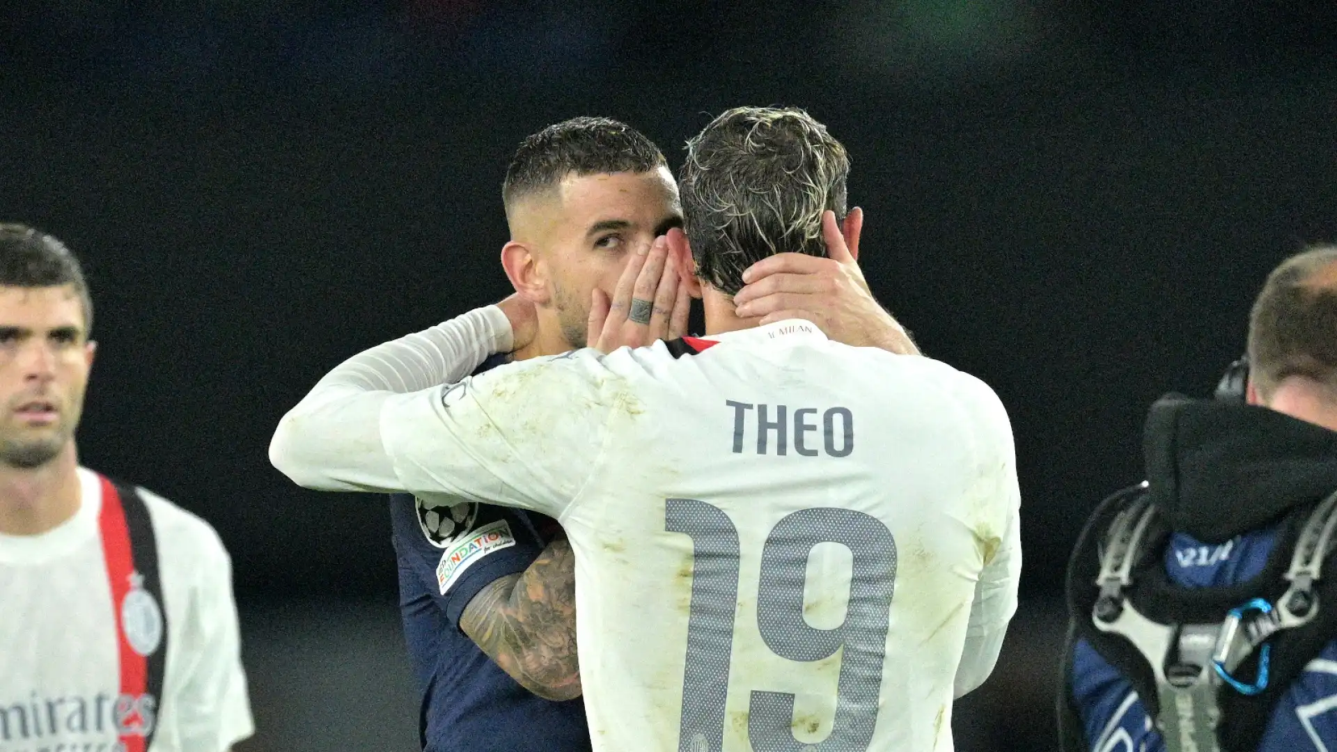 Theo Hernandez, oltre ad essere fortissimo, è l'idolo della tifoseria rossonera