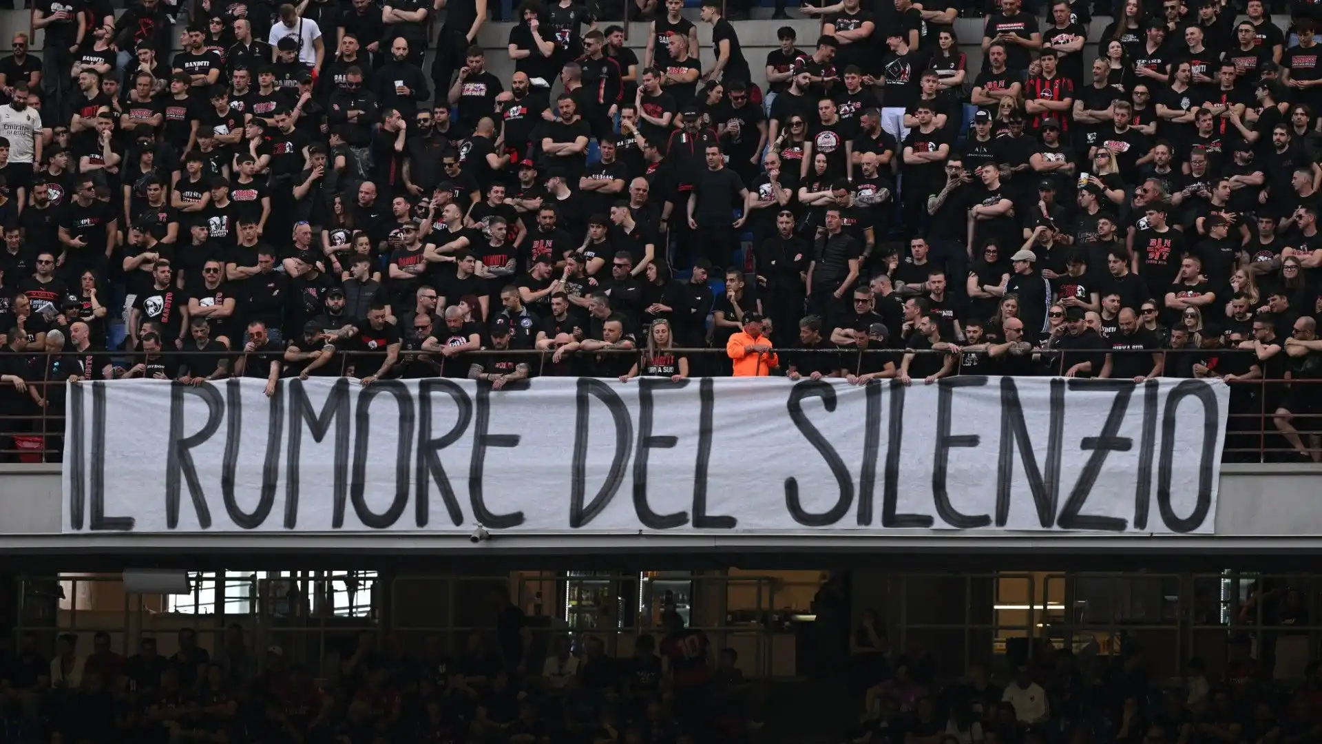 Durante il match contro il Genoa, la Curva Sud non ha esibito nessuna bandiera e non ha intonato alcun coro