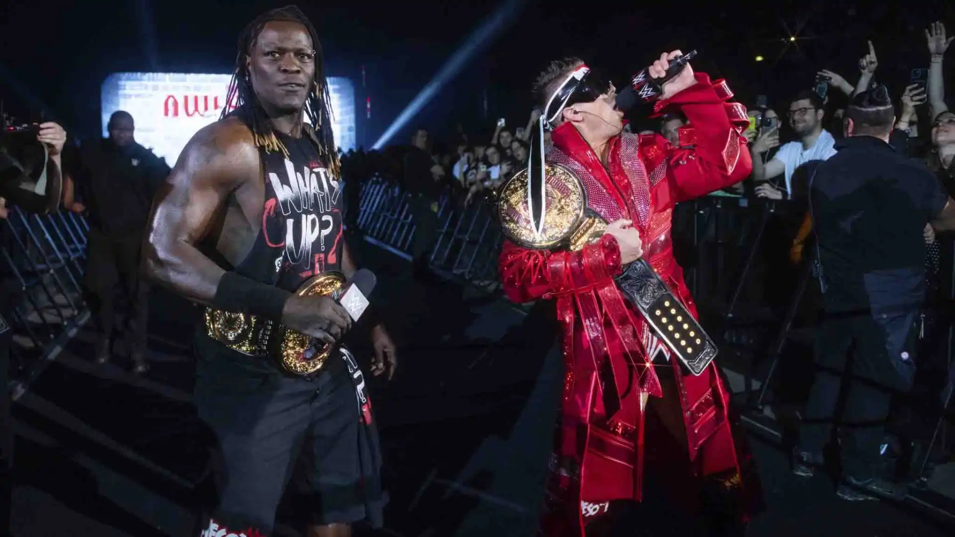 The Miz e R-Truth sono campioni di coppia.