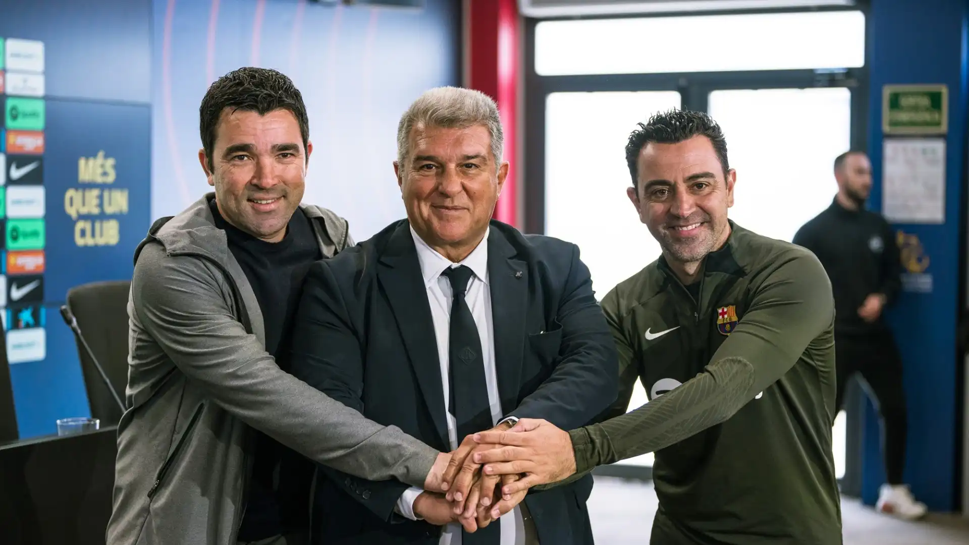 Dopo la conferma di Xavi come allenatore, il club catalano ha deciso le strategie per la campagna estiva di rafforzamento