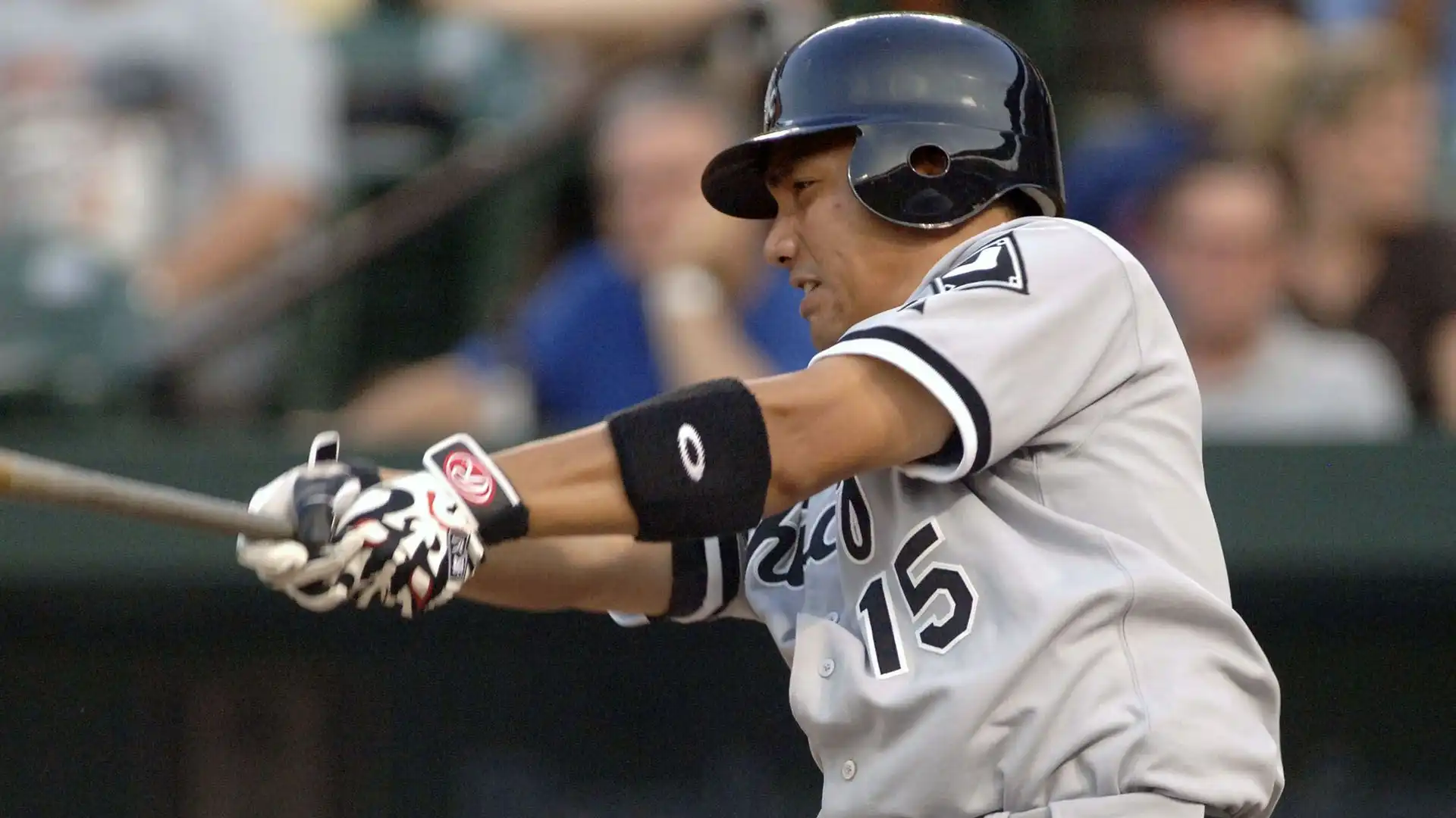 Iguchi ha giocato in MLB dal 2005 al 2008 con i Chicago White Sox, i Philadelphia Phillies e i San Diego Padres