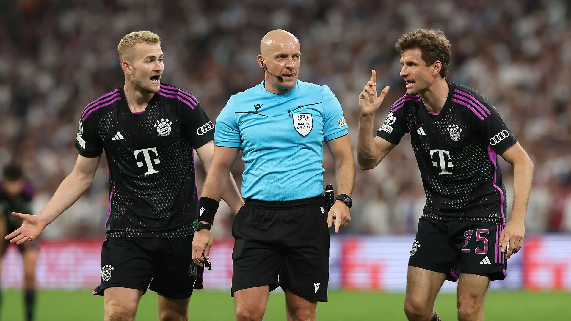 Ma l'arbitro della finale dei Mondiali 2022 ha resistito alla tentazione: resterà a dirigere le gare in Europa