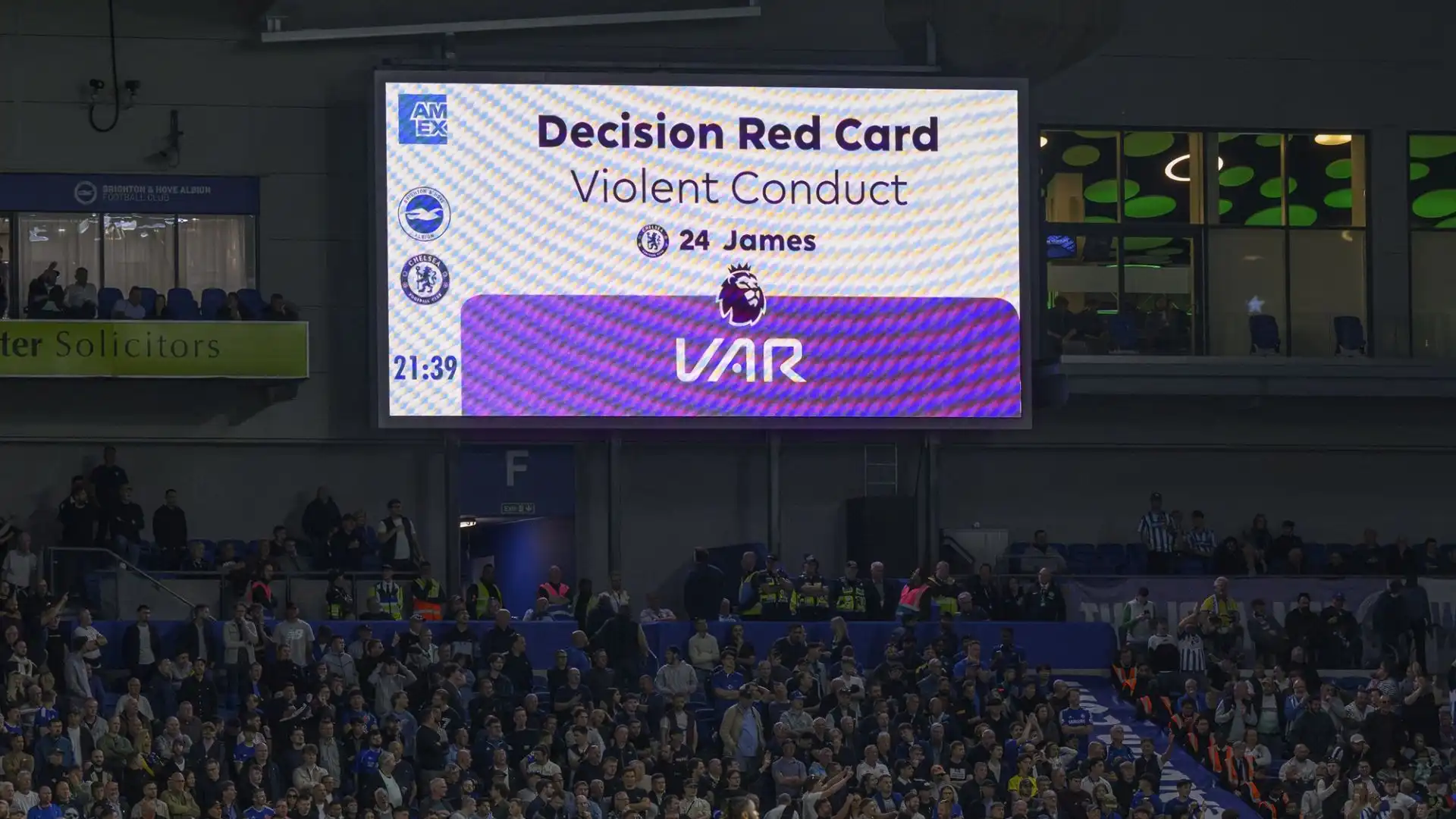 "L'atmosfera è più ostile, il VAR ha anche compromesso la fluidità e l'integrità del gioco e ha diminuito la responsabilità degli arbitri in campo"