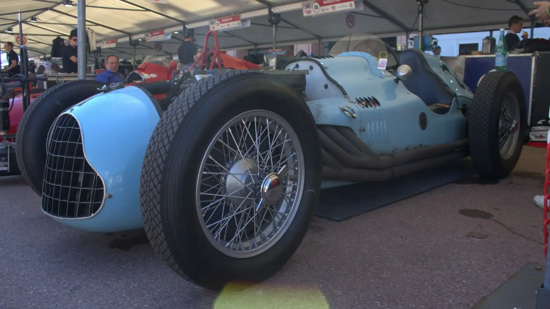 Nel 1950, la versione Grand Sport (GS) vinse la 24 Ore di Le Mans e la 12 Ore di Casablanca