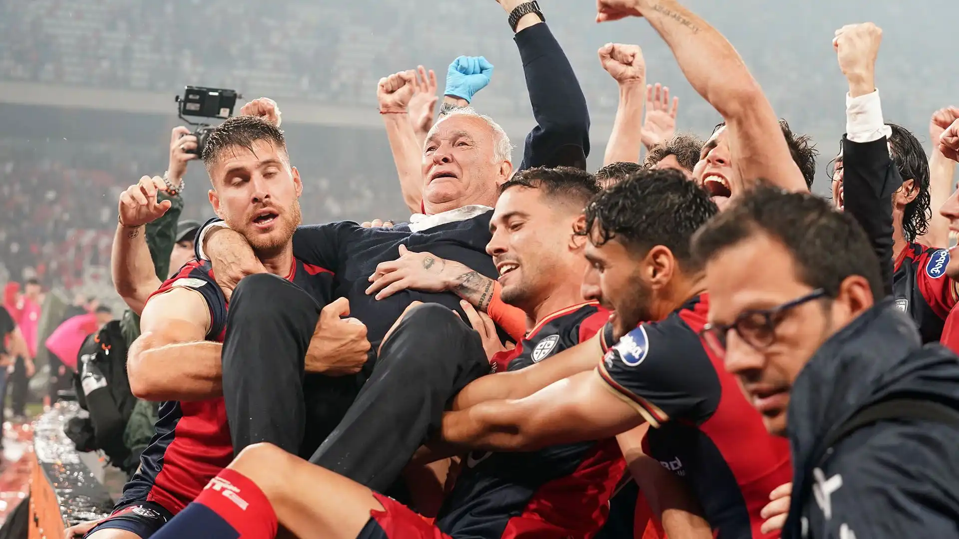 Dopo una breve parentesi al Watford, Ranieri ha chiuso in bellezza con l'anno e mezzo d'oro al Cagliari, dove ha ottenuto prima una insperata promozione in Serie A, e poi la salvezza alla penultima giornata nel 2024