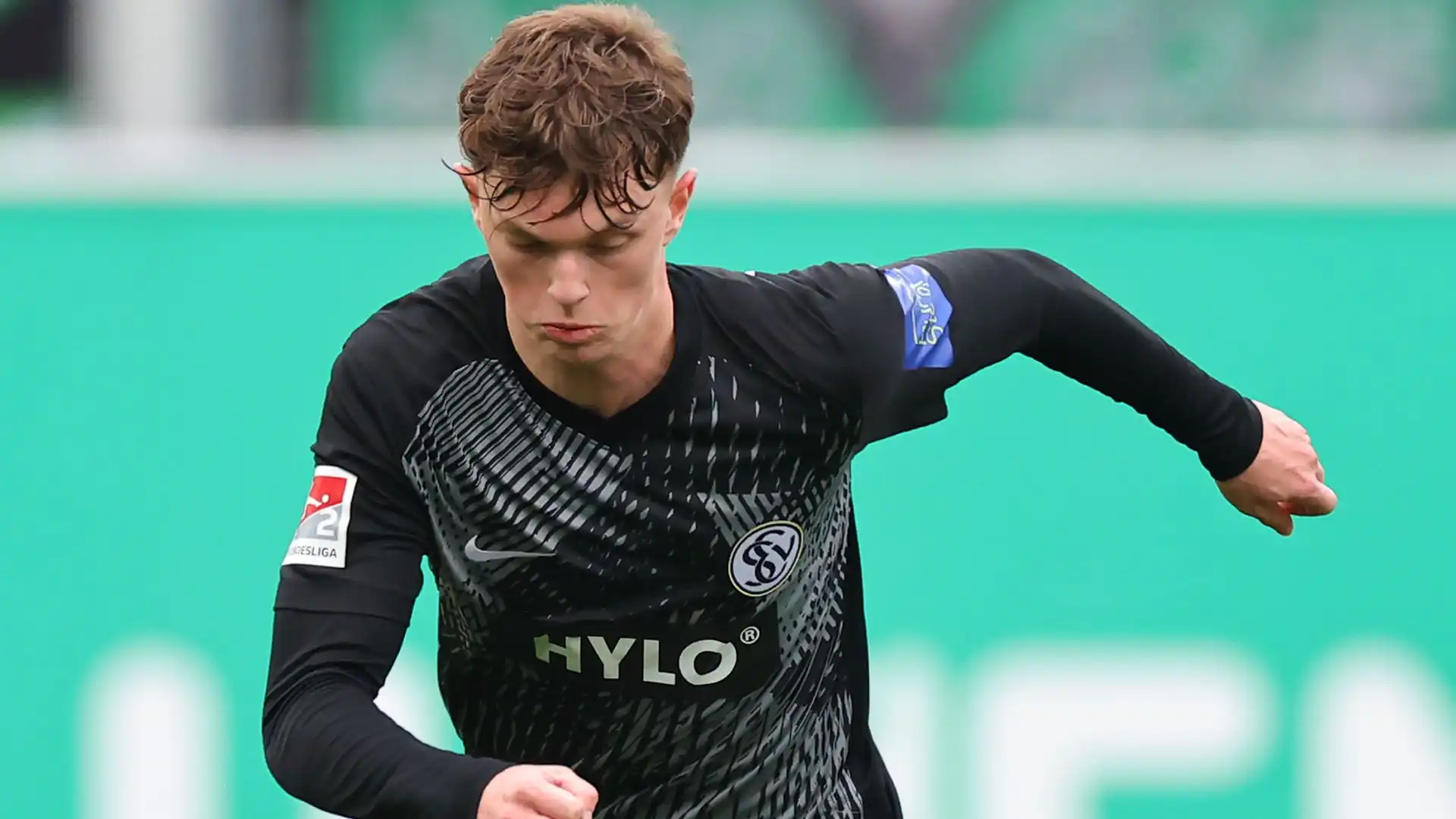 Il trequartista diciottenne ha disputato una buona stagione, contribuendo alla salvezza del club in 2. Bundesliga