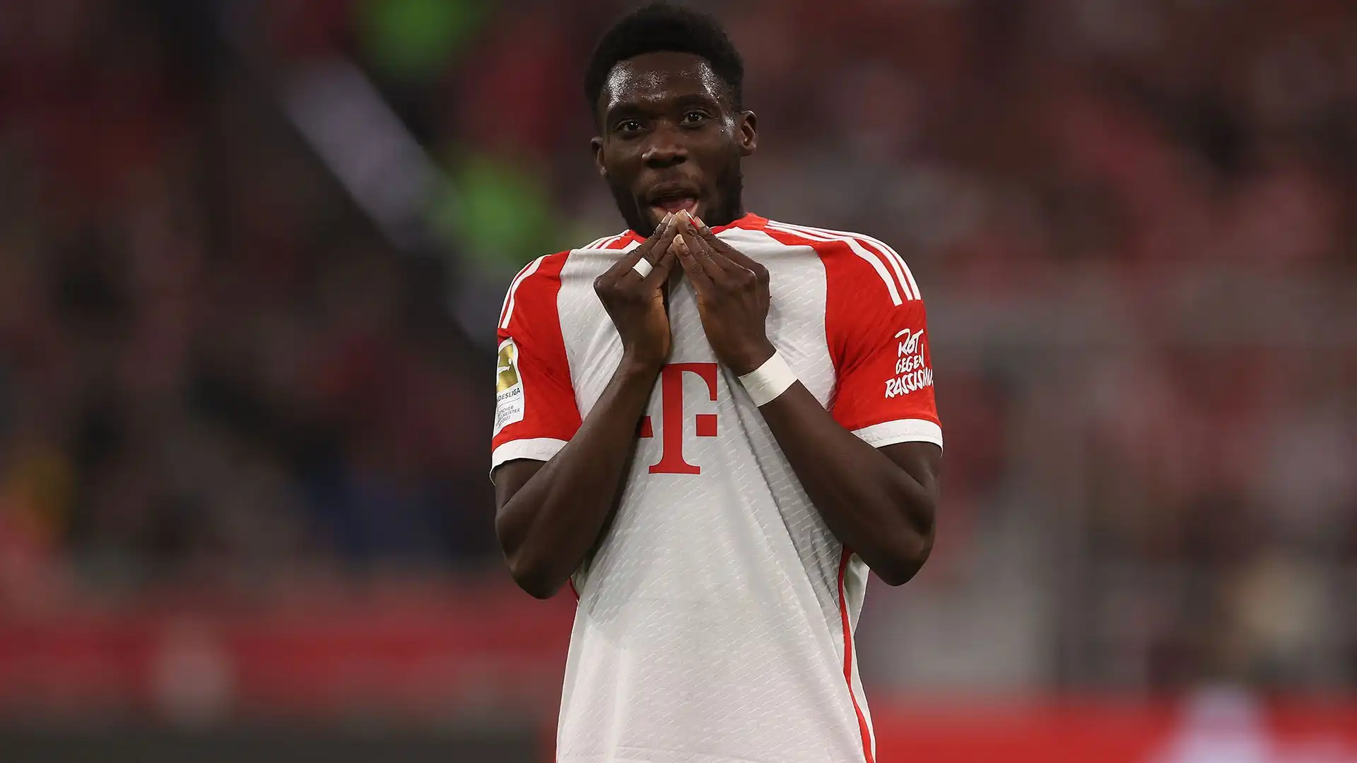 Alphonso Davies avrebbe intenzione di liberarsi a parametro zero per unirsi al club spagnolo nell'estate del 2025