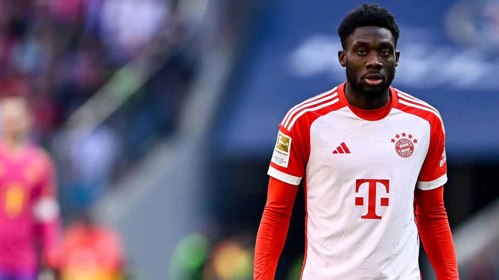 Primo passo verso l'addio: offerta per Alphonso Davies! Foto