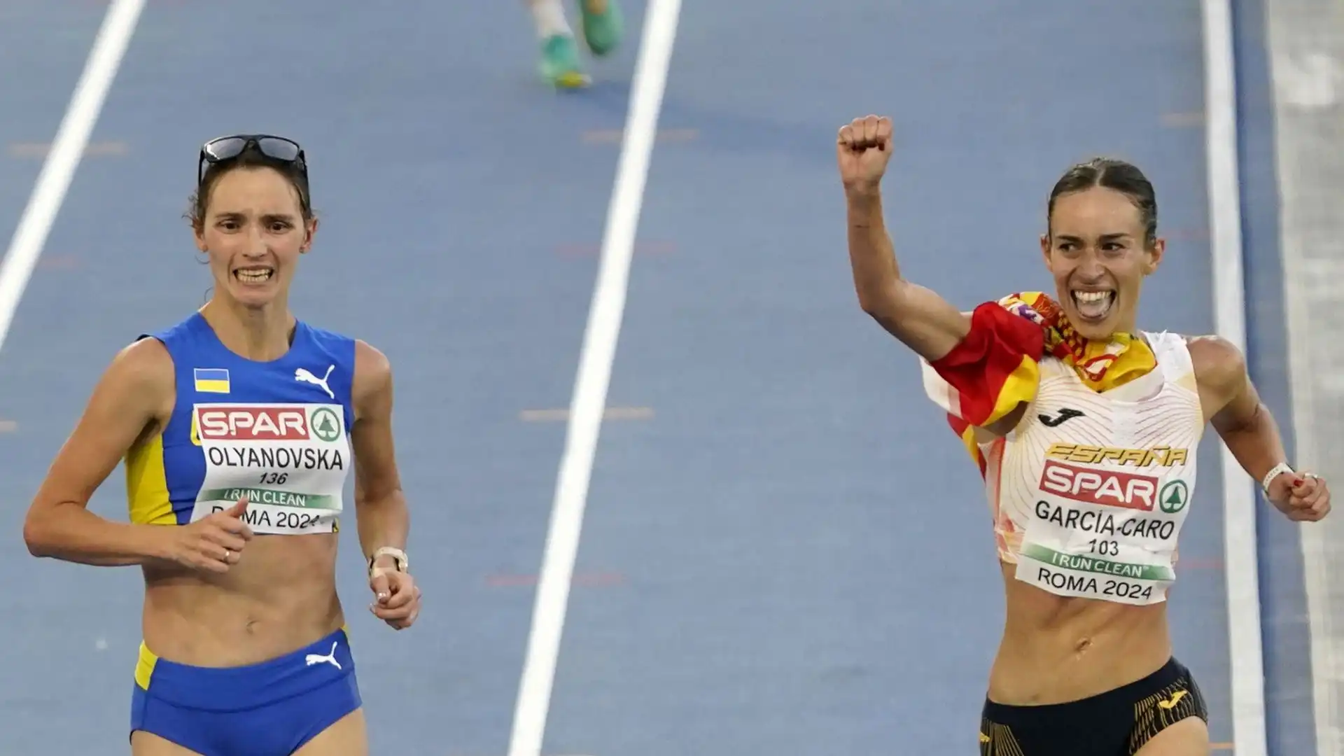 Nella gara femminile della 20 km di marcia, l'atleta spagnola ha gettato via la medaglia di bronzo che aveva ormai raggiunto