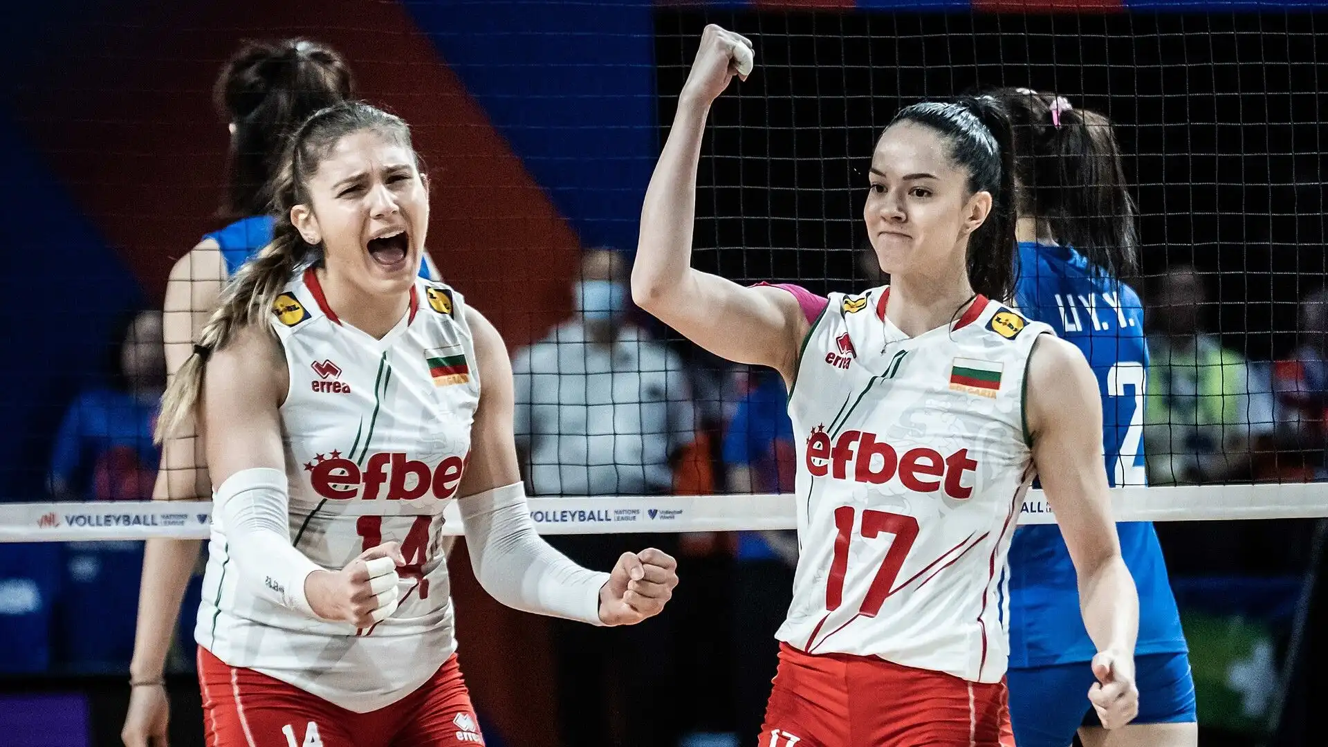 Marinova, opposto classe ’98 della Nazionale bulgara, inizia a giocare a pallavolo in patria al Kazanlak Volley, a 200 km dalla sua città natale Sofia.