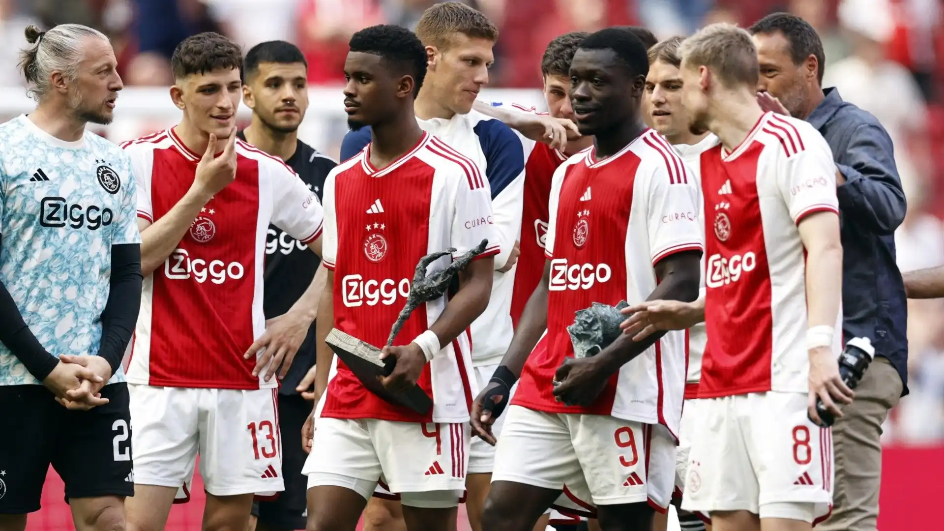 Super colpo dall'Ajax: il PSG fa sul serio: le foto