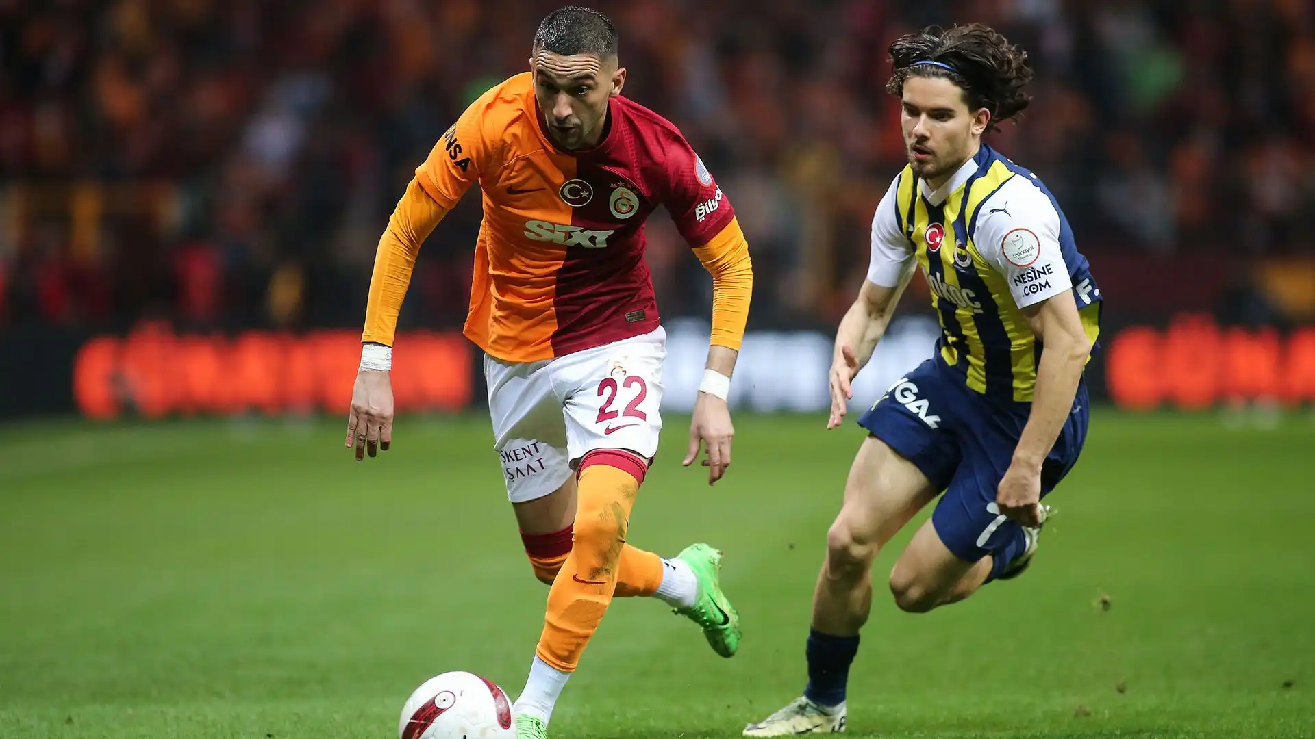 Il campione vuole lasciare il Galatasaray ma il ritorno in Eredivisie è complicato