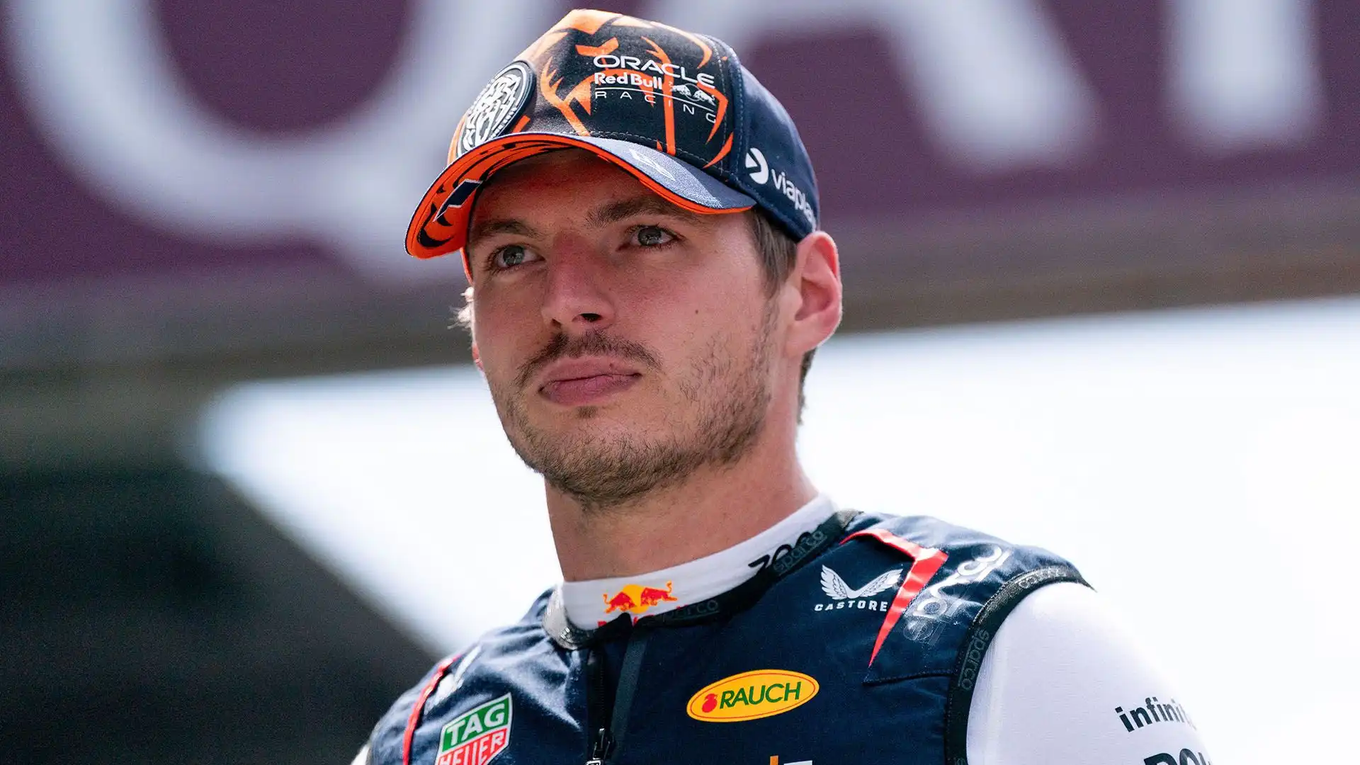 Nel suo mirino non ci sarebbero solo ingegneri di primissimo piano, ma anche lo stesso Max Verstappen