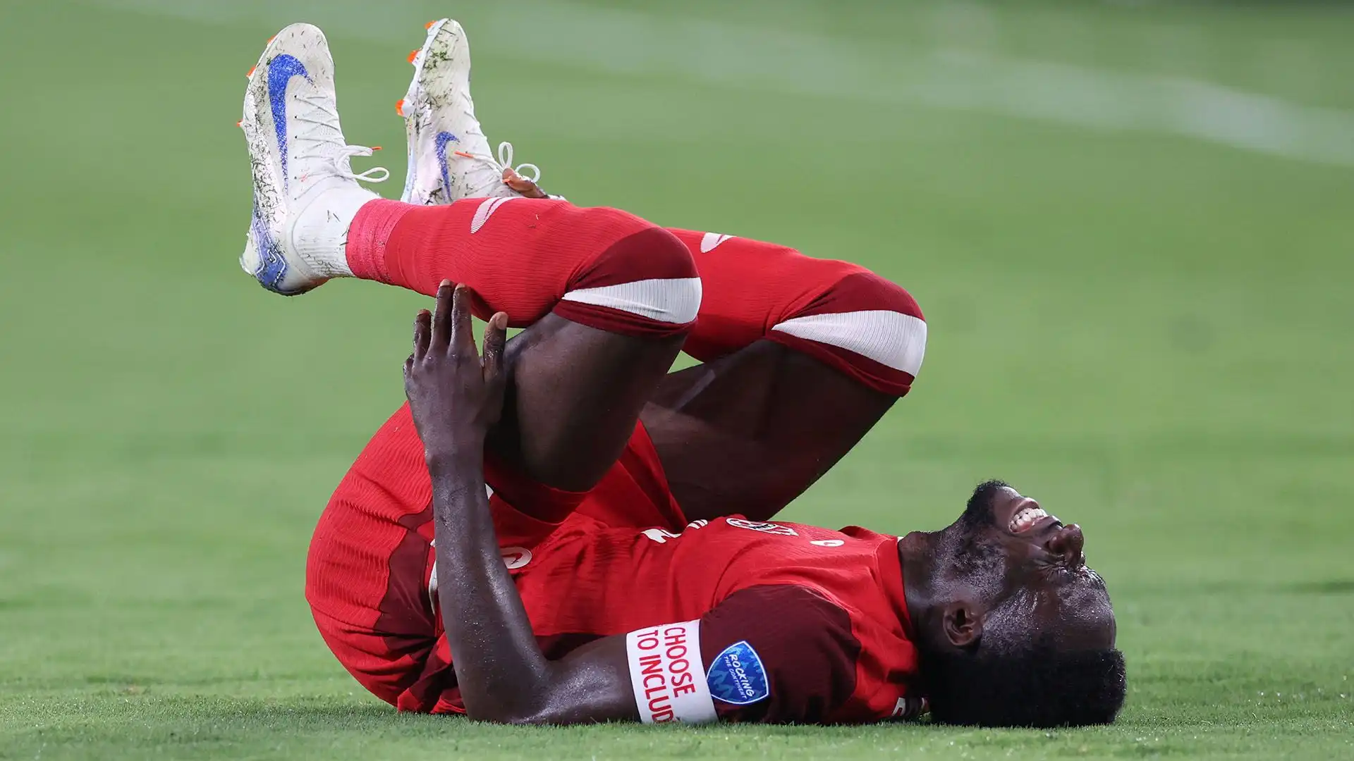 Alphonso Davies ha provato a continuare a giocare ma il dolore era troppo