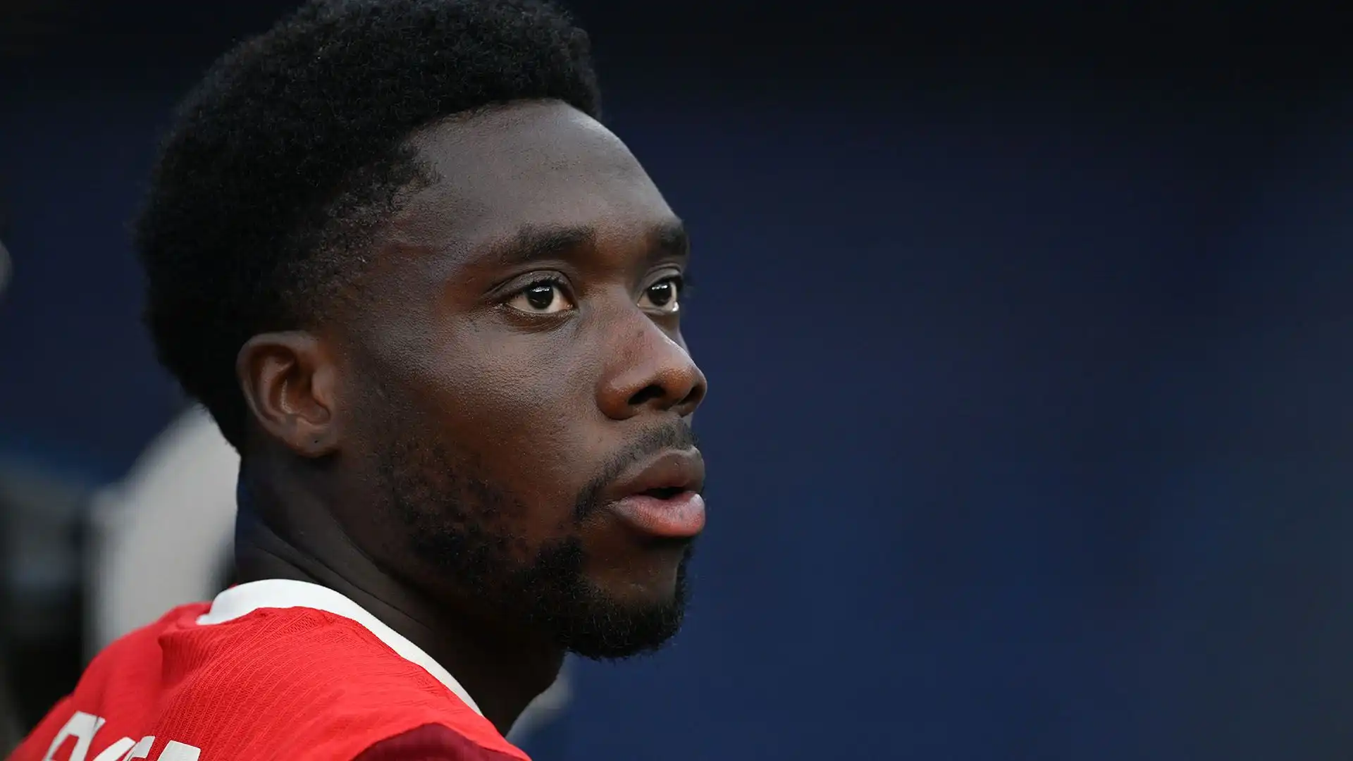 Alphonso Davies è il titolare e per la prossima stagione il club vorrebbe dare fiducia ad Adam Aznou