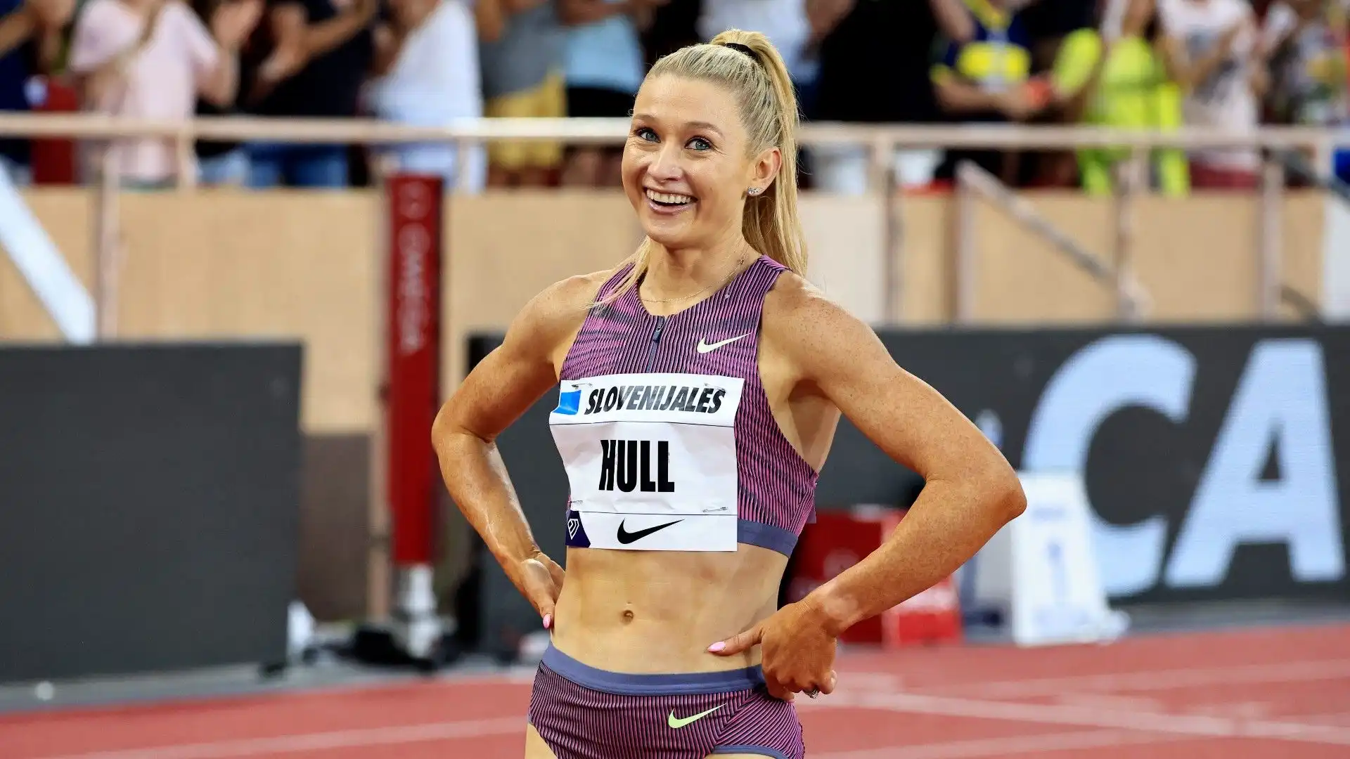 Jessica Hull è detentrice di 5 record oceanici: 1500 m piani indoor, miglio, miglio indoor, 3000 m piani e 3000 m piani indoor