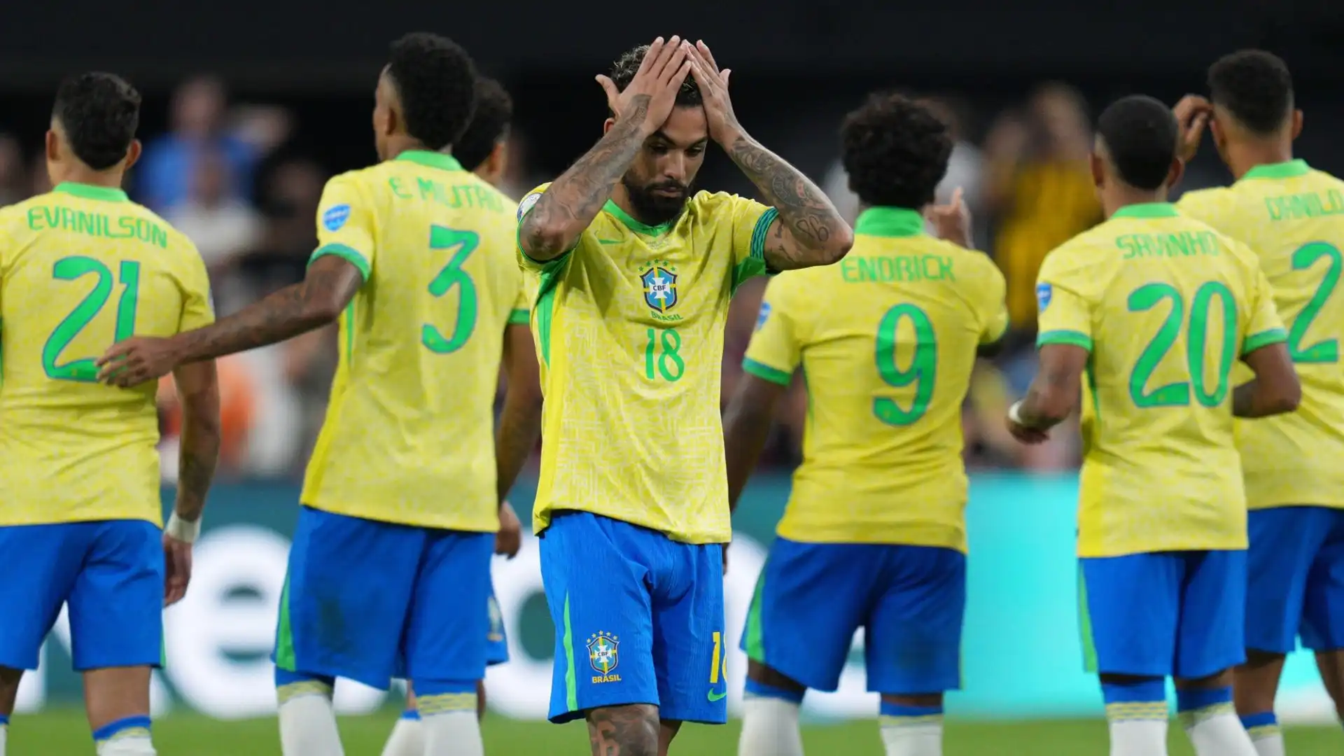 La crisi è proseguita con i vari esoneri dei ct, il grave infortunio di Neymar e l'ultima cocente eliminazione dai quarti di finale di Copa America