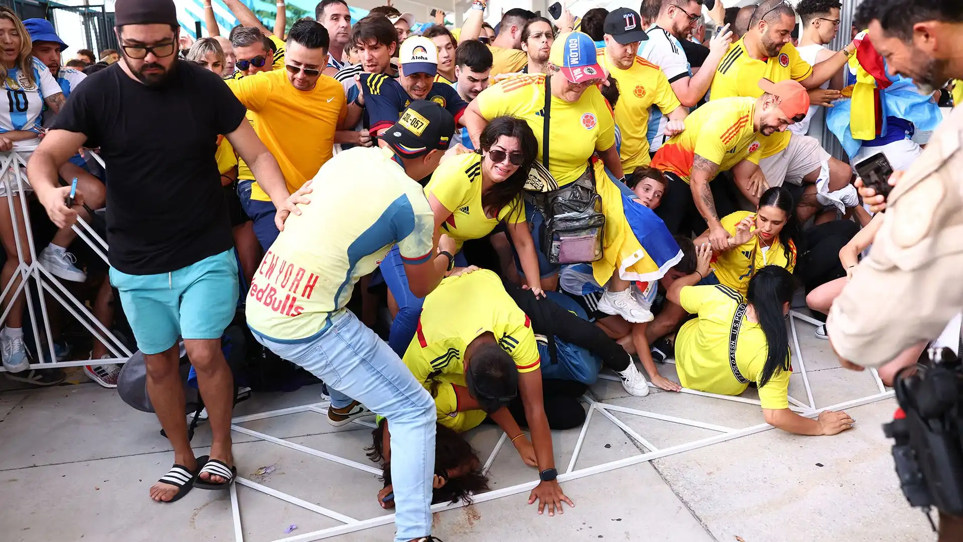 Scene terribili quelle viste prima della finale di Copa America