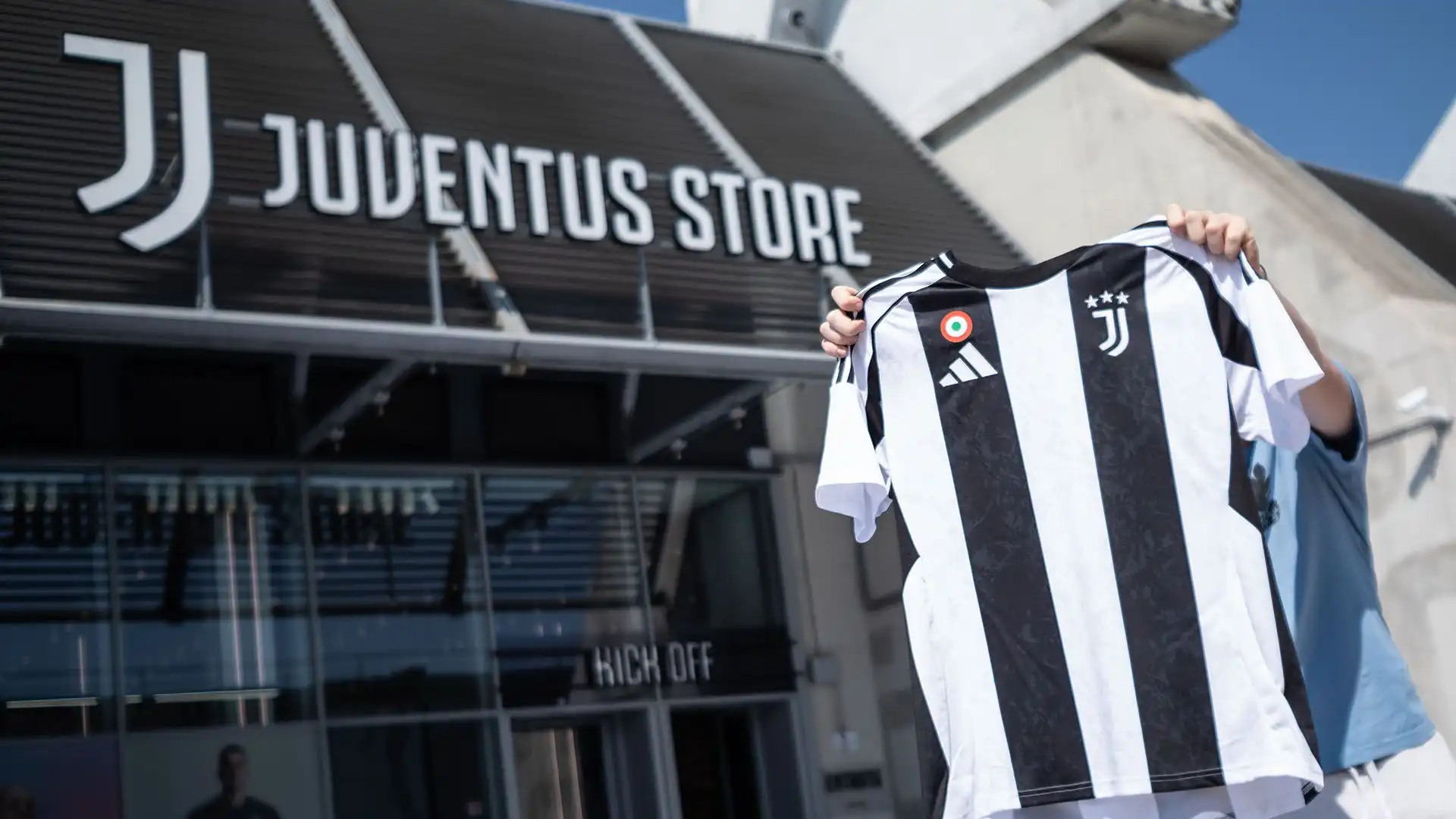 Non mancano le curiosità, comunque, nella nuova maglia della Juventus