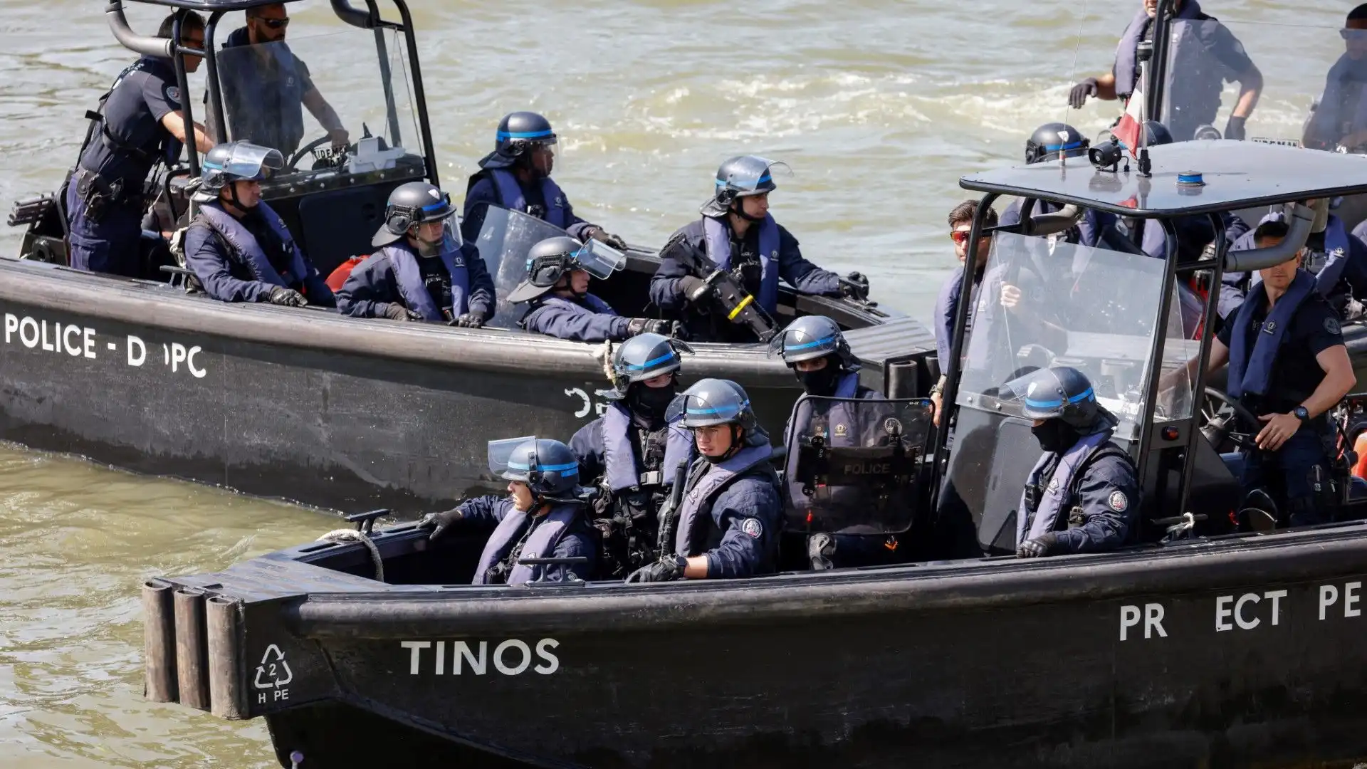 Olimpiadi 2024: Parigi blindata, le foto di esercito e polizia