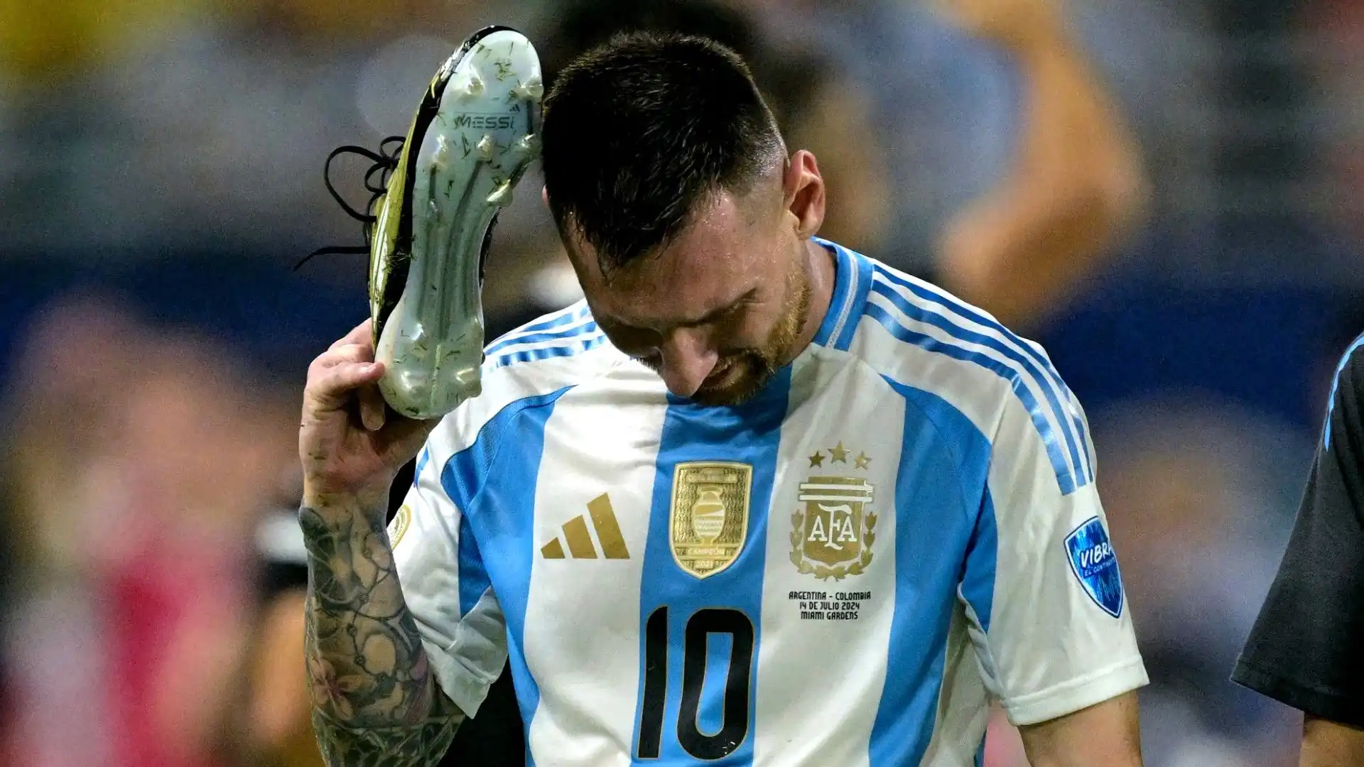 Prima le lacrime, poi la gioia: le foto della pazza serata di Leo Messi