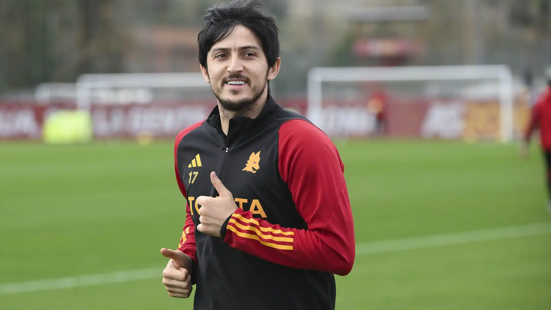 Sardar Azmoun, di rientro dal prestito alla Roma, ha fatto infuriare l'allenatore spagnolo