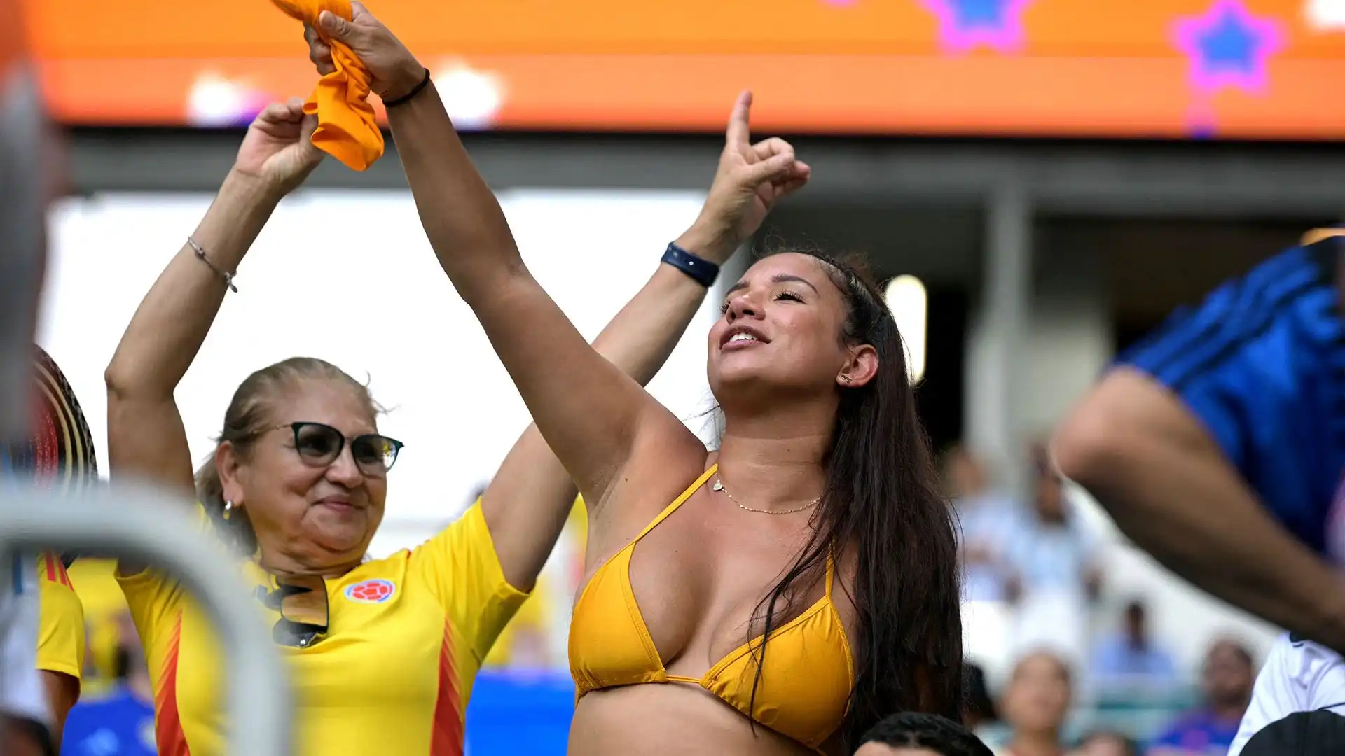 Lo stadio era pieno di tifosi in festa