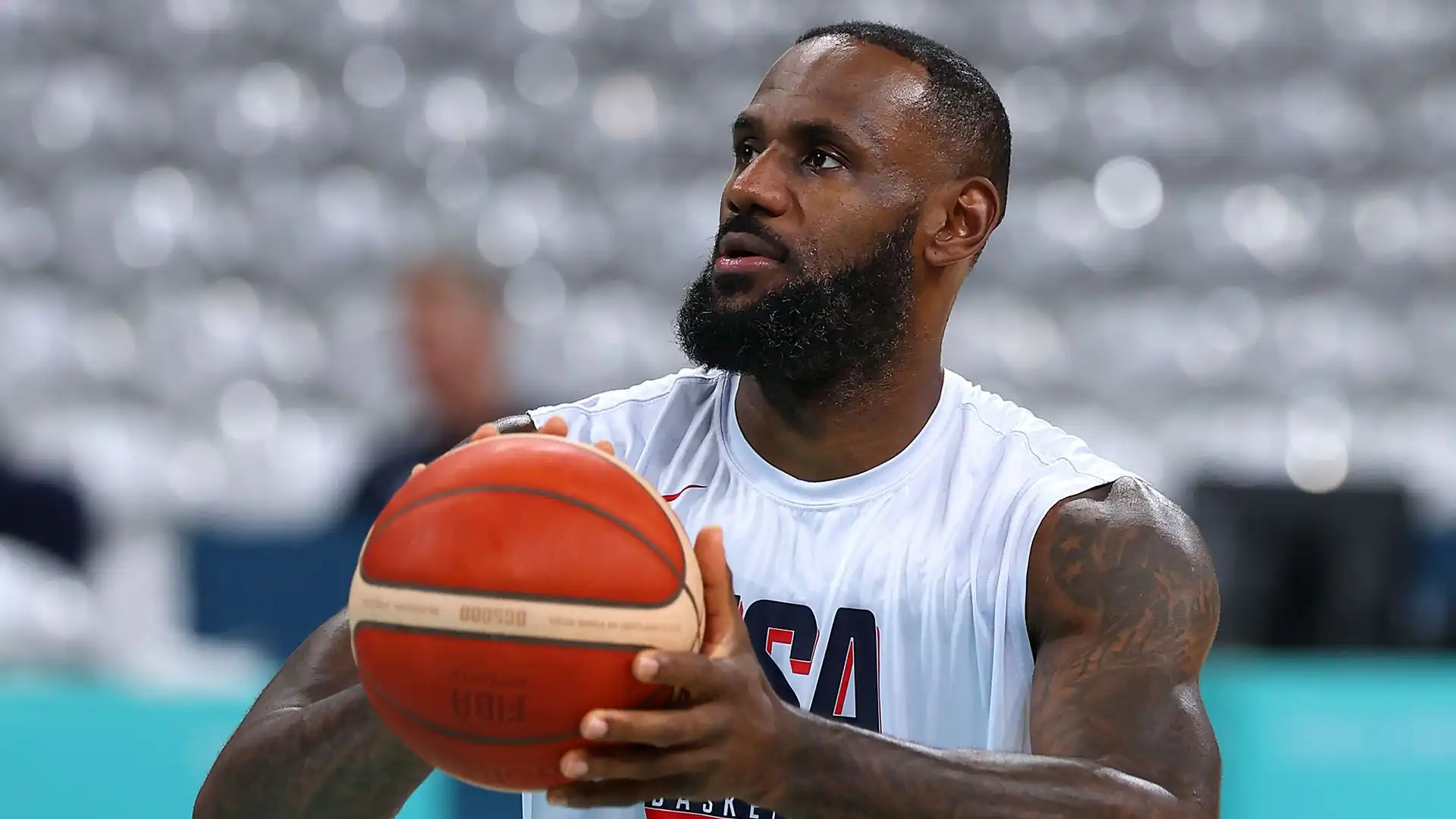 2- LeBron James ha guadagnato 127.7 milioni di dollari