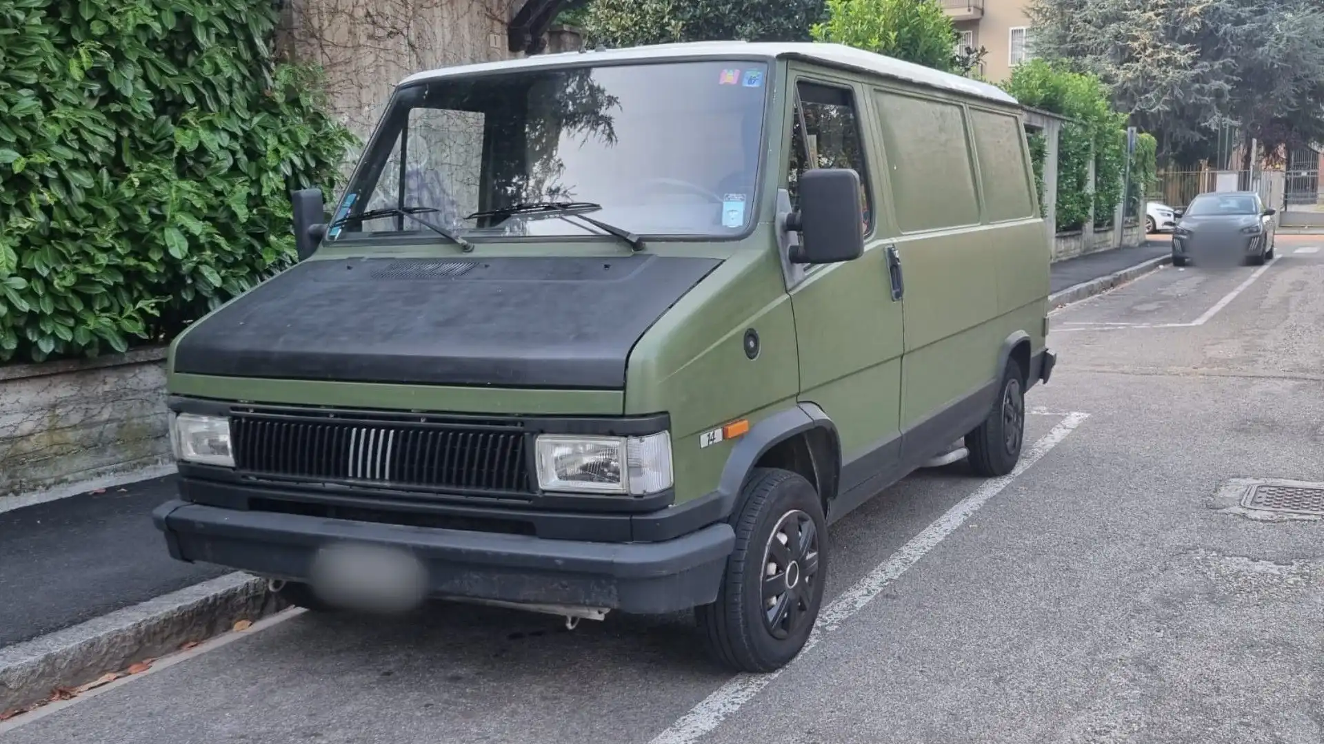 Si tratta di un Fiat Ducato enorme