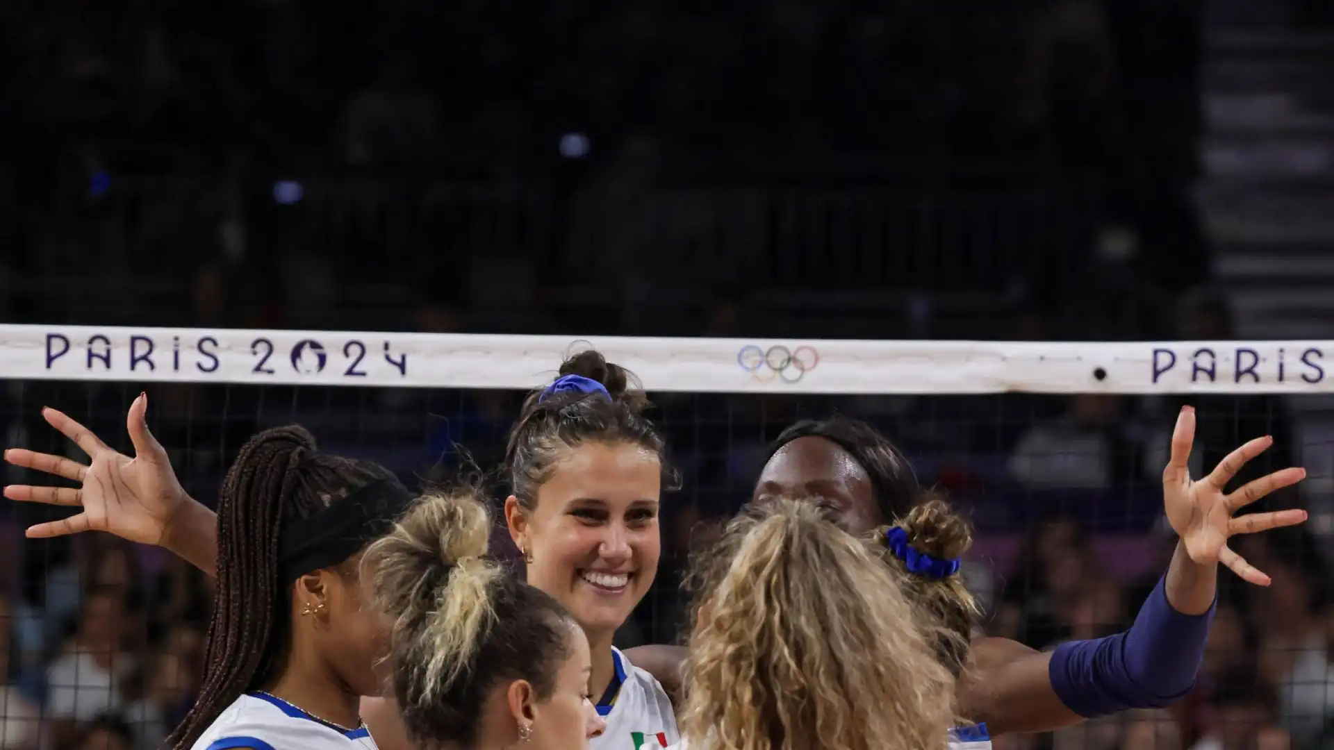 Orro ha parlato: "E' una squadra che conosciamo bene e nella quale ci sono diverse giocatrici che hanno giocato nel nostro campionato. Loro sono una nazionale fisica, con giocatrici molto alte e, inoltre, esprimo una buona pallavolo, basta vedere l'esordio con la Turchia".