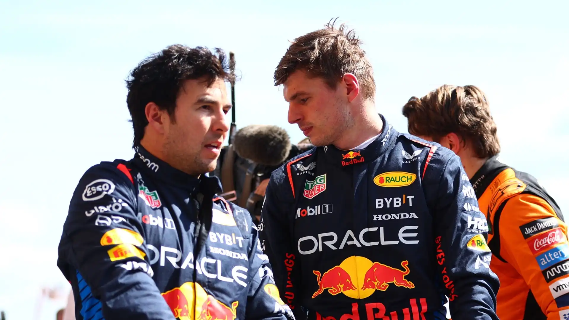 Sergio Perez salvo: c'è un clamoroso retroscena che ha sorpreso anche Max Verstappen