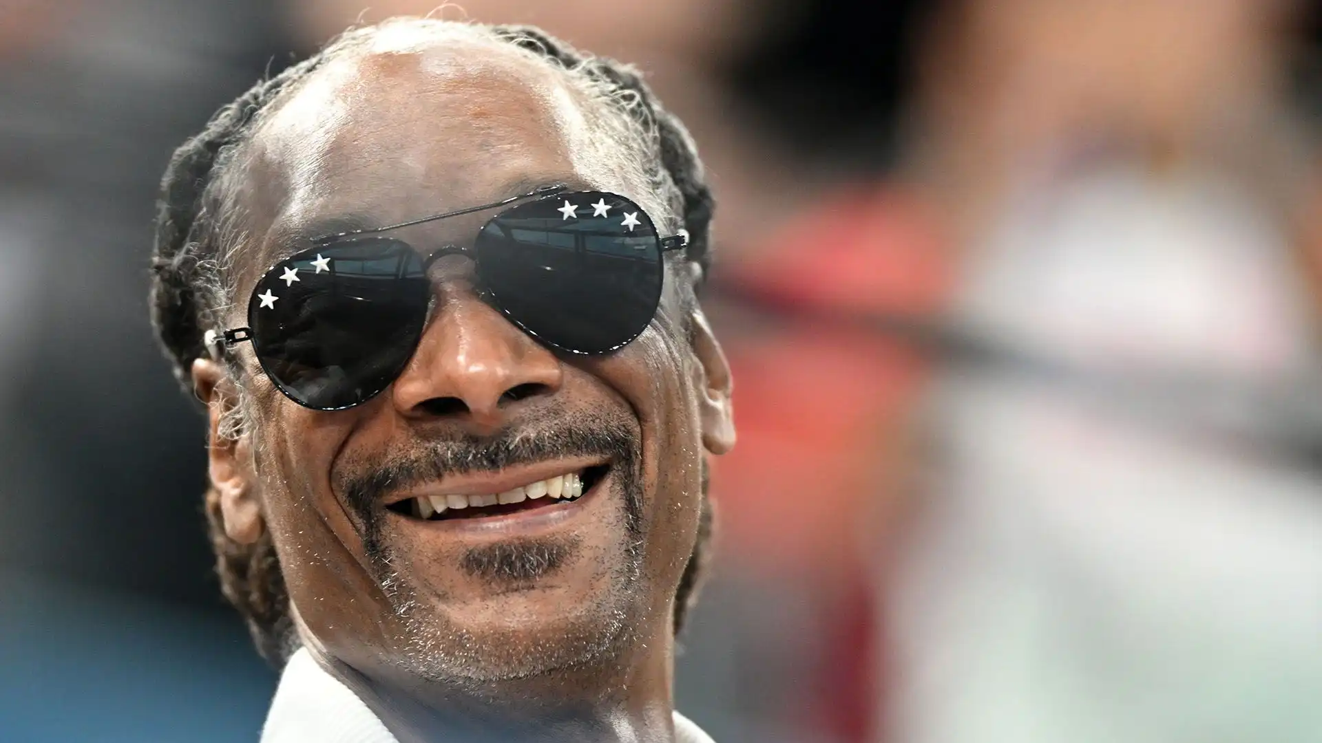 Dopo aver portato la torcia olimpica, Snoop Dogg continua a dare spettacolo