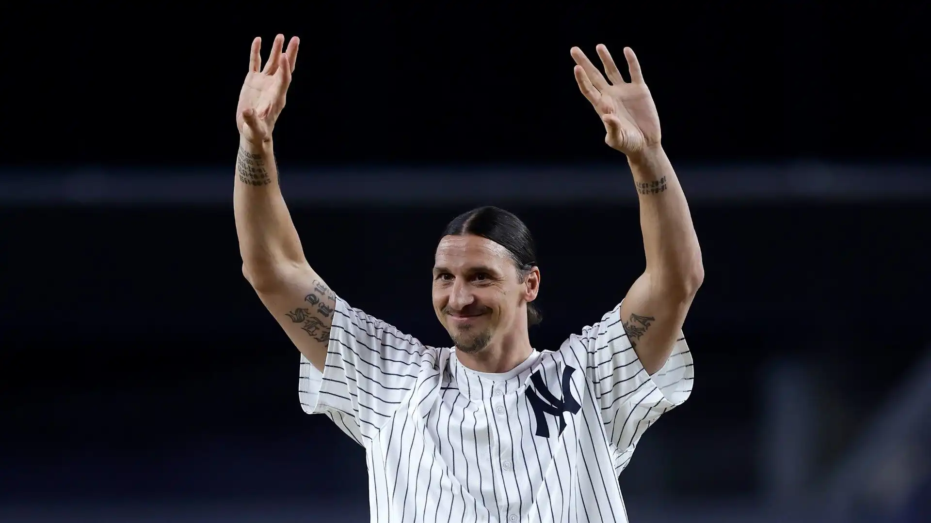 Acclamatissimo dal pubblico, Ibrahimovic ha salutato tutti