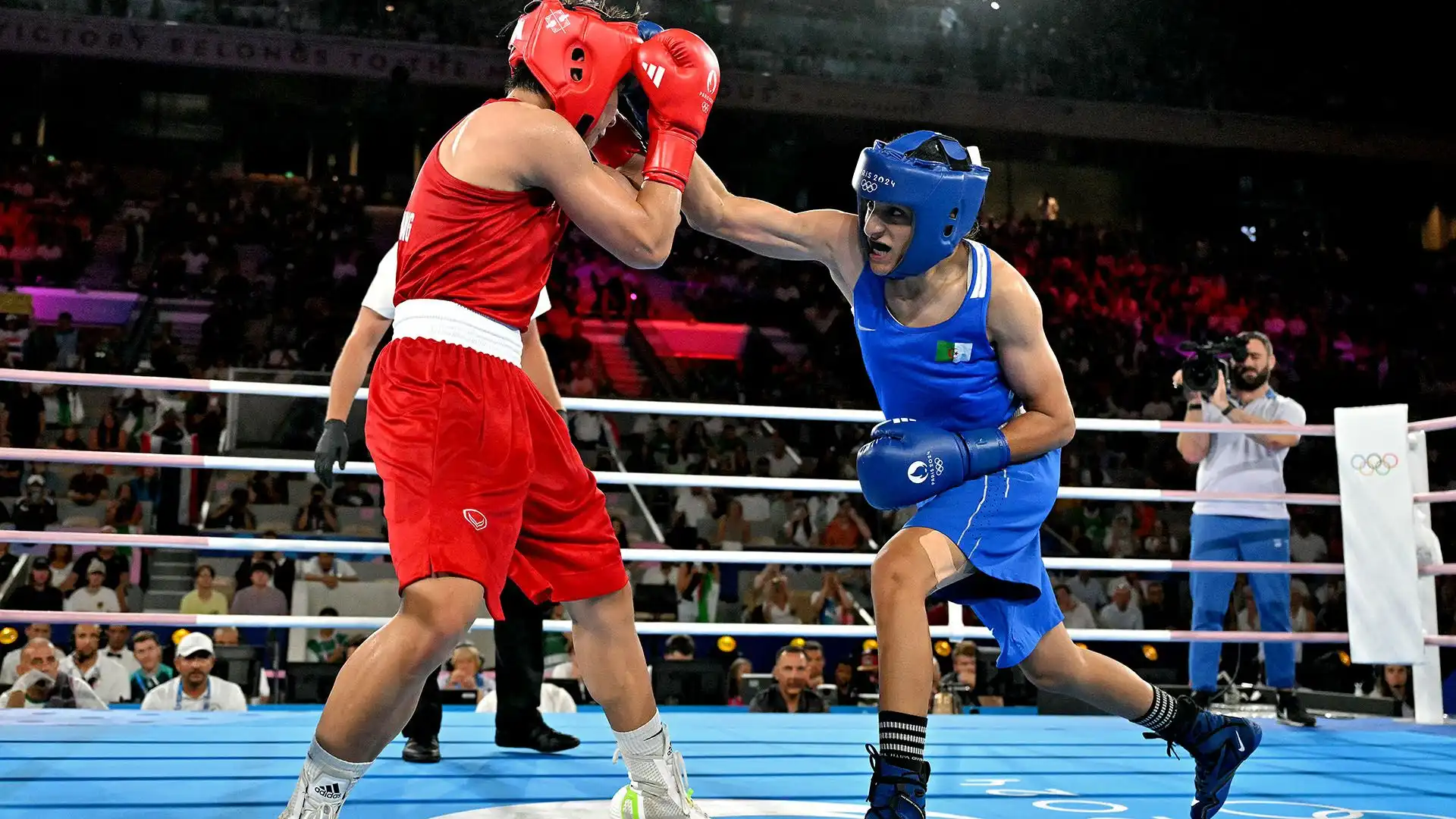 Un solo incontro ora separa l'algerina dalla medaglia d'oro