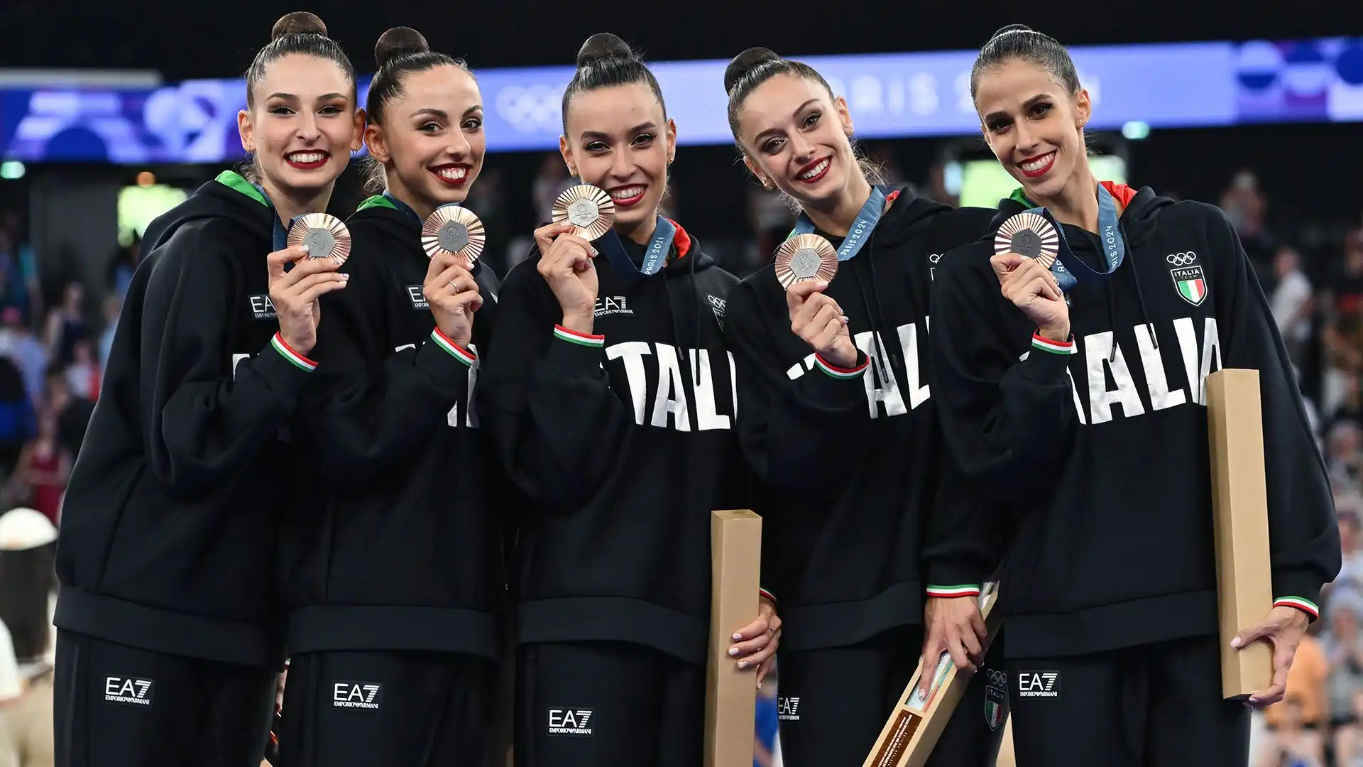 Alessia Maurelli - Martina Centofanti - Agnese Duranti - Daniela Mogurean - Laura Paris
Ginnastica - Ritmica Conc. Generale A Sq. 
Bronzo