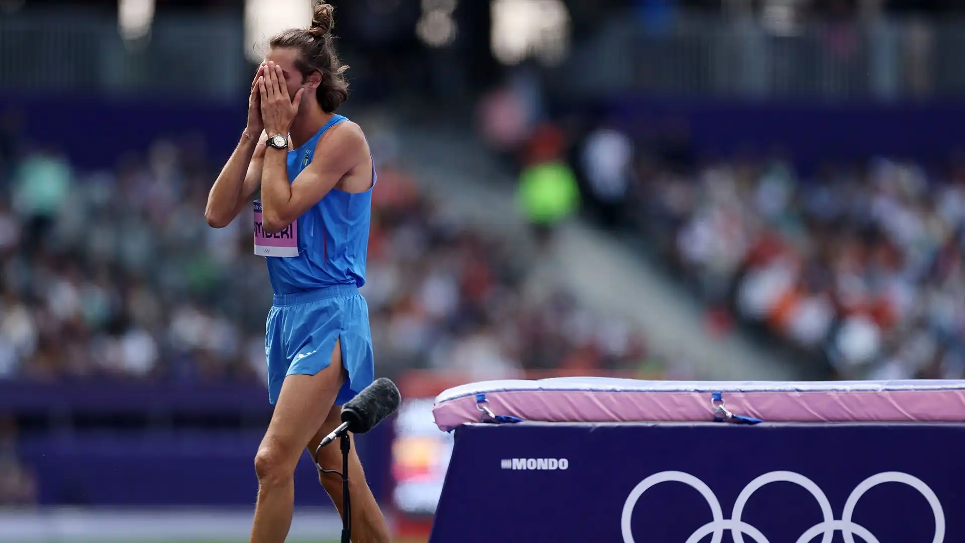 L'atleta azzurro, appena ripresosi da una colica renale, ha affrontato la batteria del salto in alto